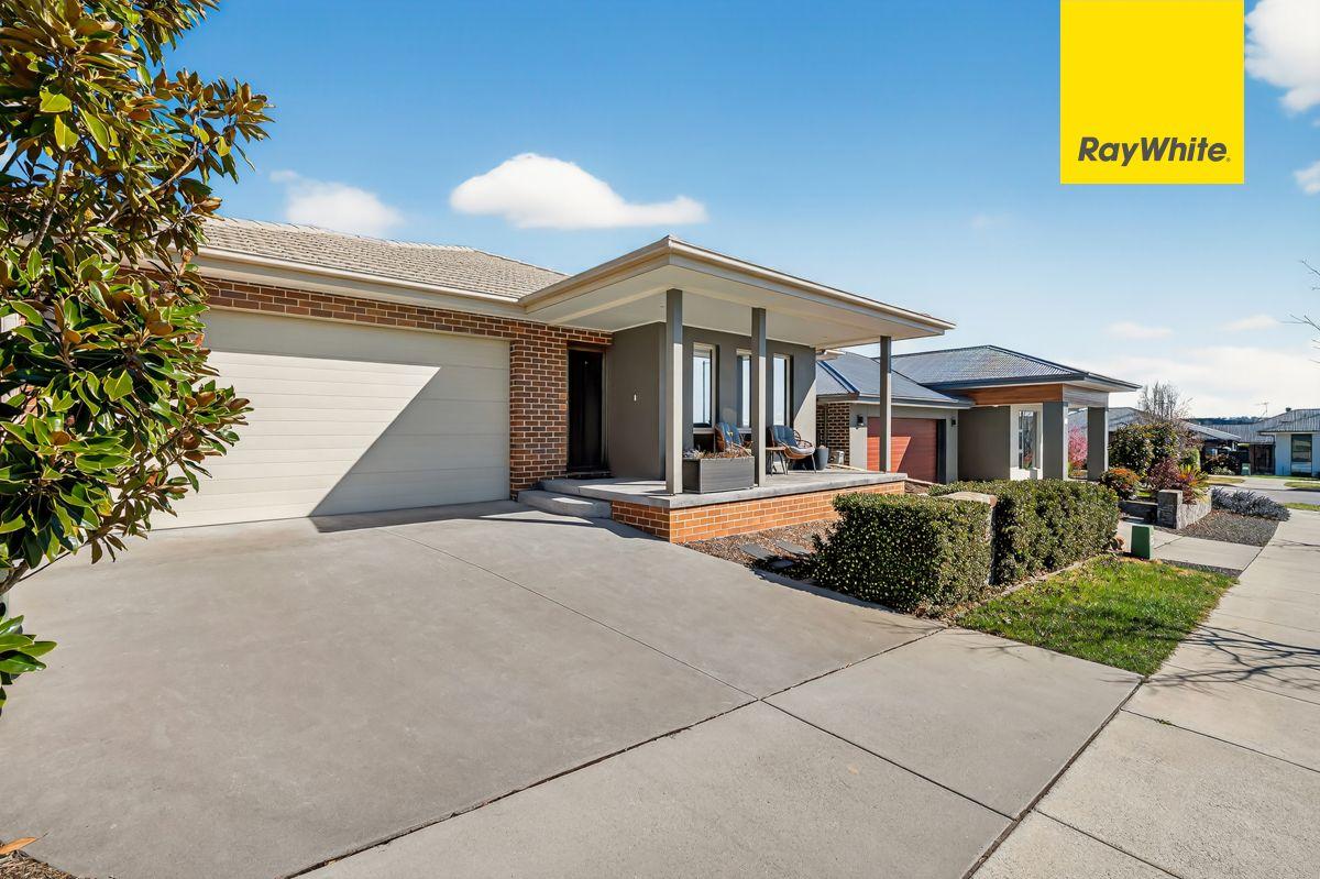 Gracious Family Living in Googong
