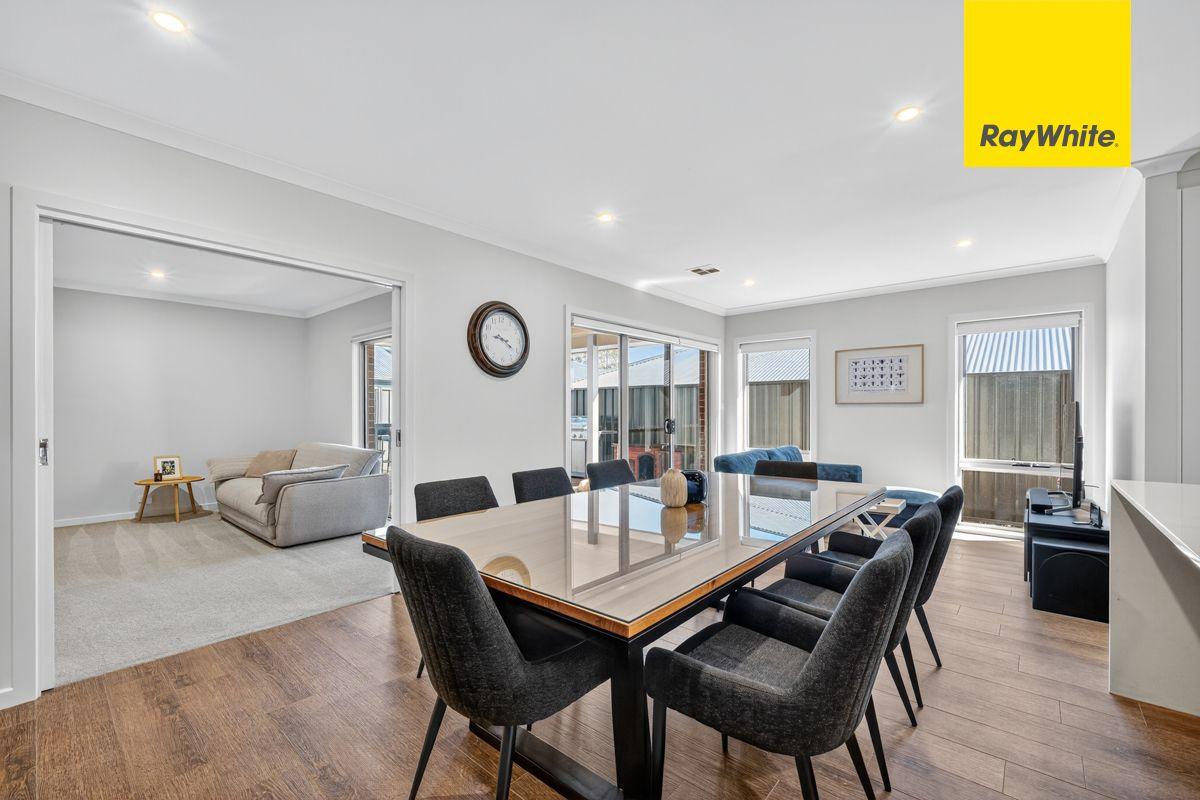 Gracious Family Living in Googong