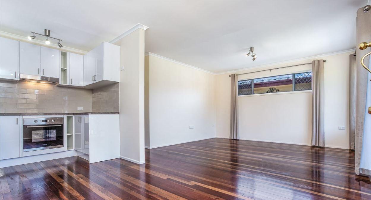 3 BEDROOM HIGHSET CLOSE TO THE BEACH