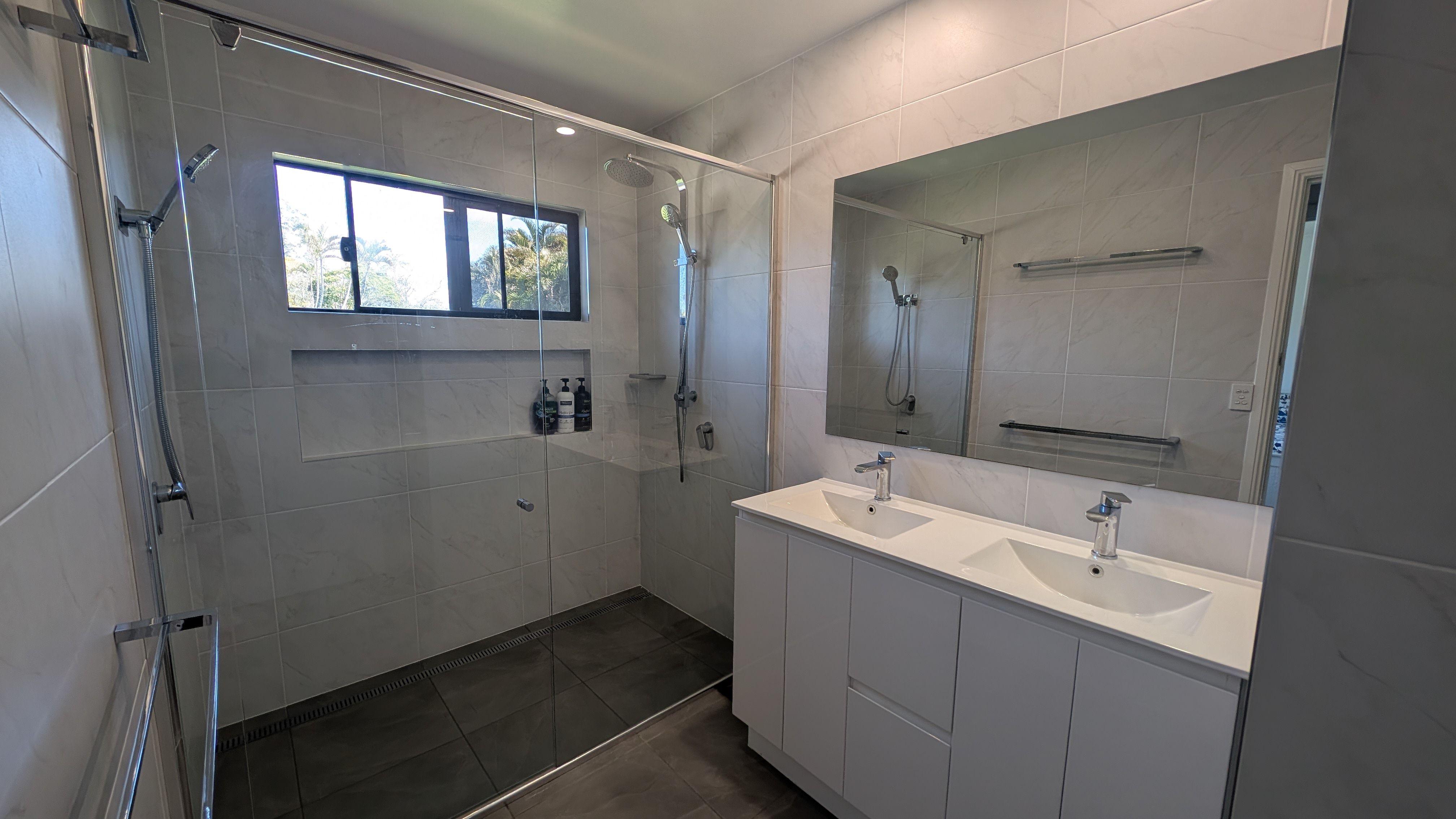 Big, Beautiful & in Birkdale - Spacious Family Home with Dual Living Potential