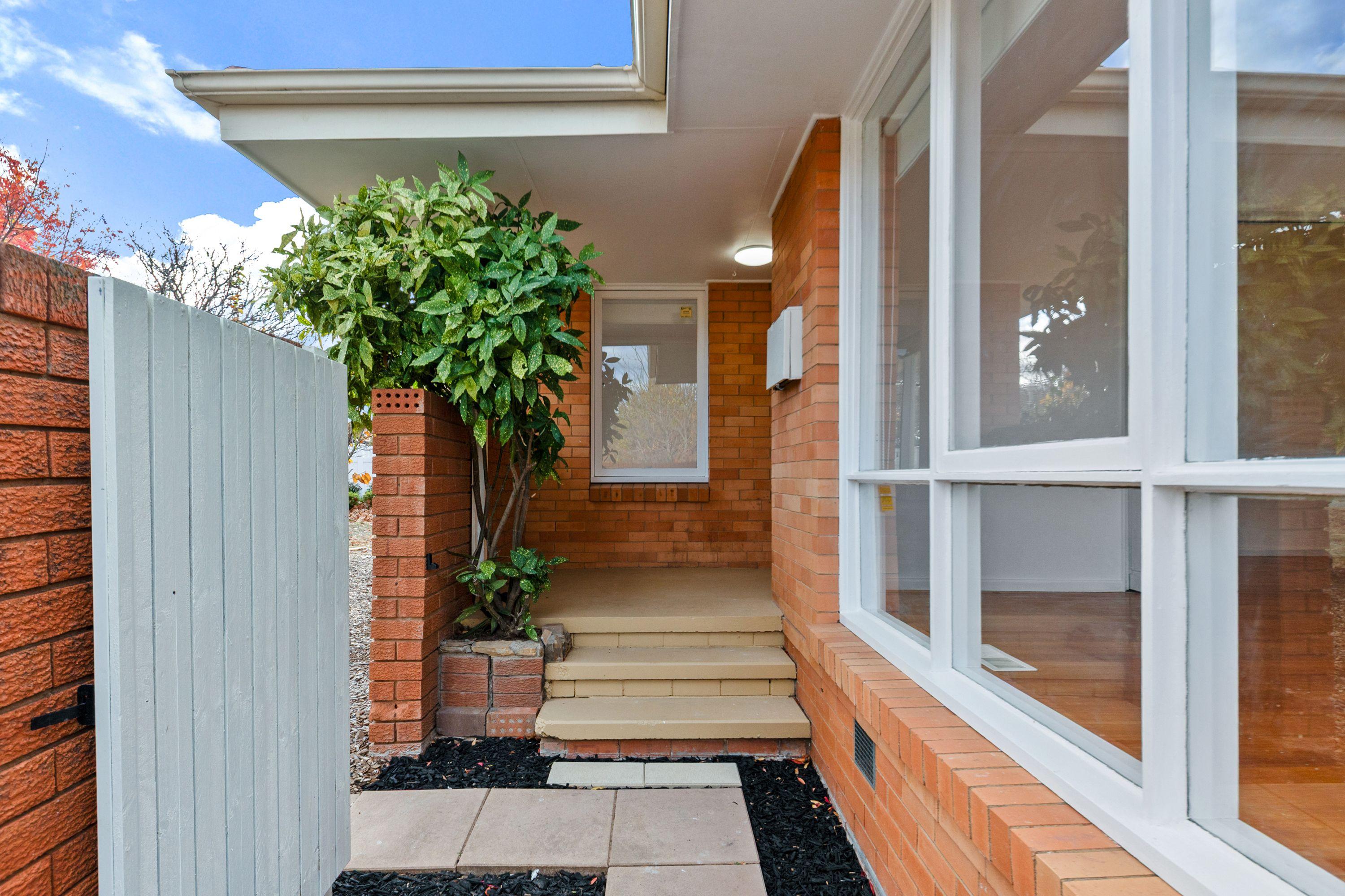 Chifley Home with Charm & Space