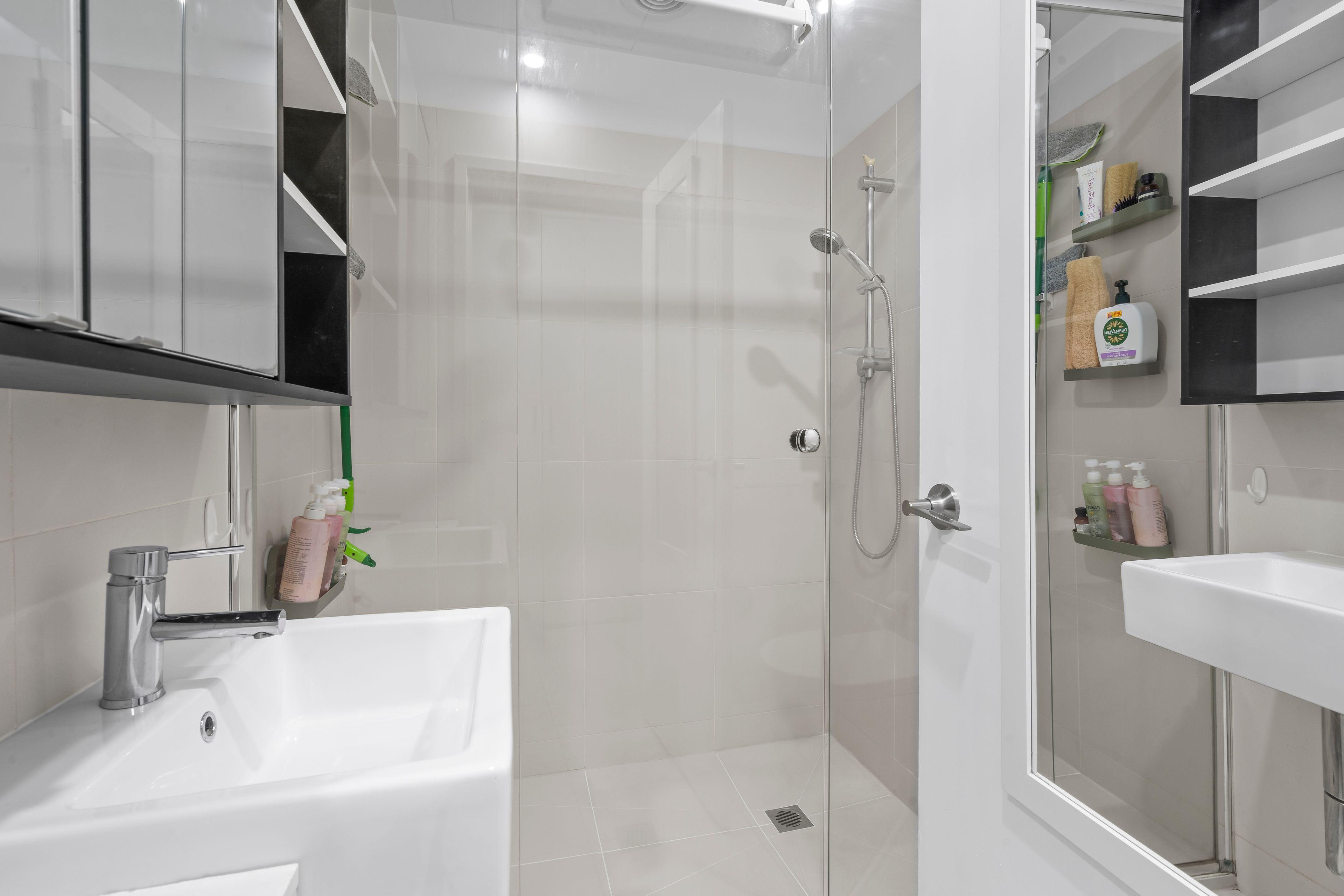 Modern 1-Bedroom in the Heart of the CBD