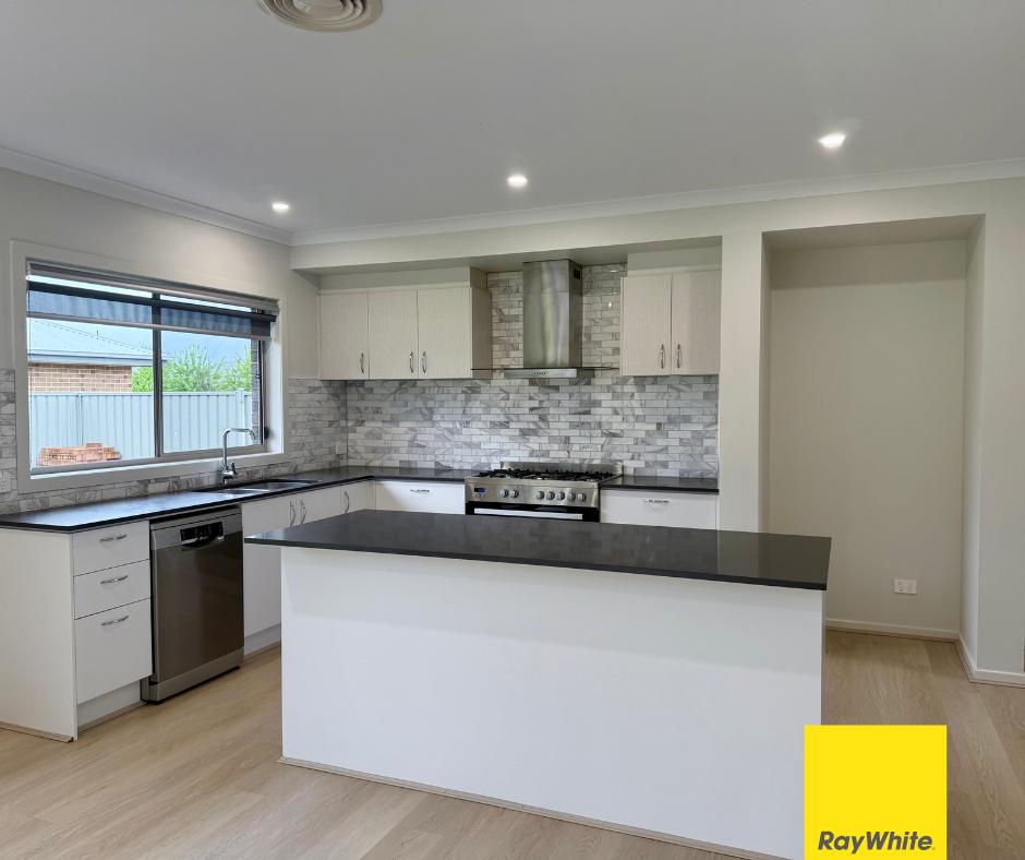 4-Bedroom Family Home Overlooking the Golf Course - Northlinks Estate, Tatura