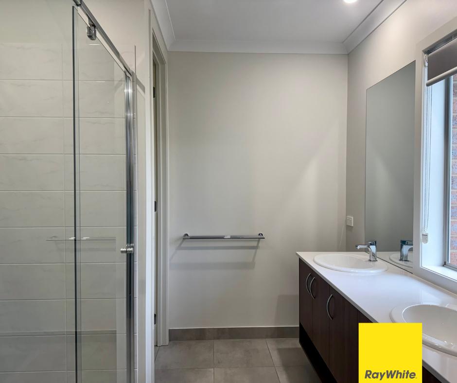 4-Bedroom Family Home Overlooking the Golf Course - Northlinks Estate, Tatura