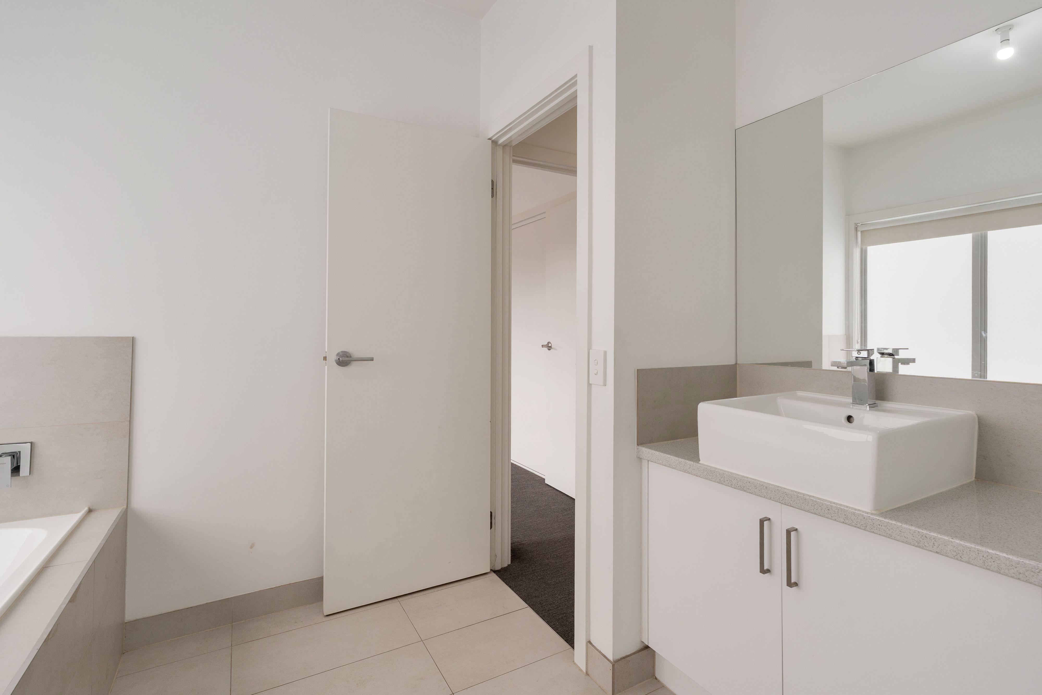 1/6 Little Windrock Lane CRAIGIEBURN