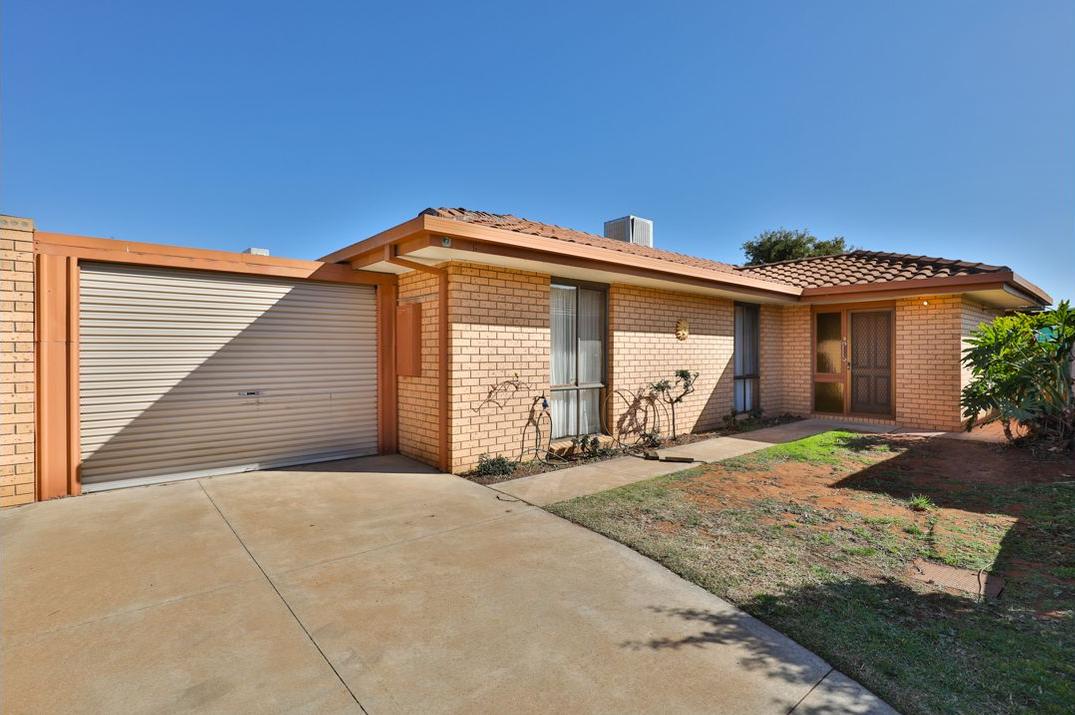 Prop-GPT: House: VIC Red Cliffs, VIC 3496 Home For Rent