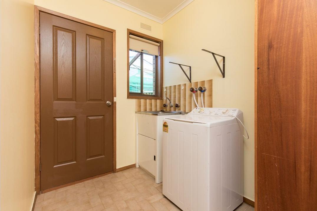 Very Neat Home in a Quiet Court Location