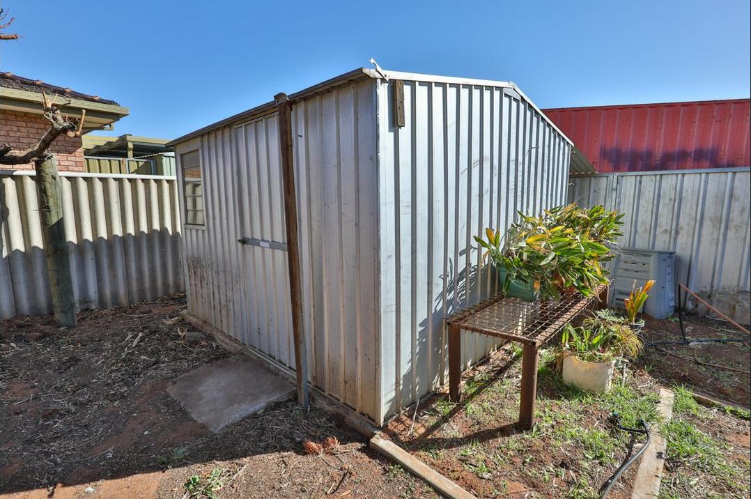 Very Neat Home in a Quiet Court Location