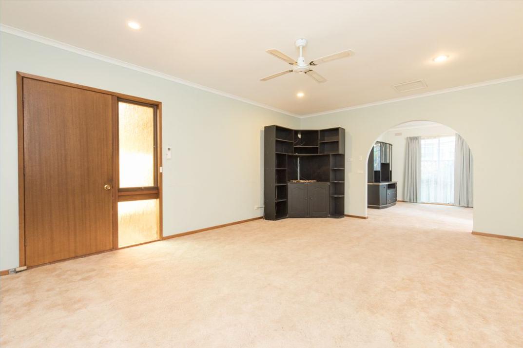 Very Neat Home in a Quiet Court Location