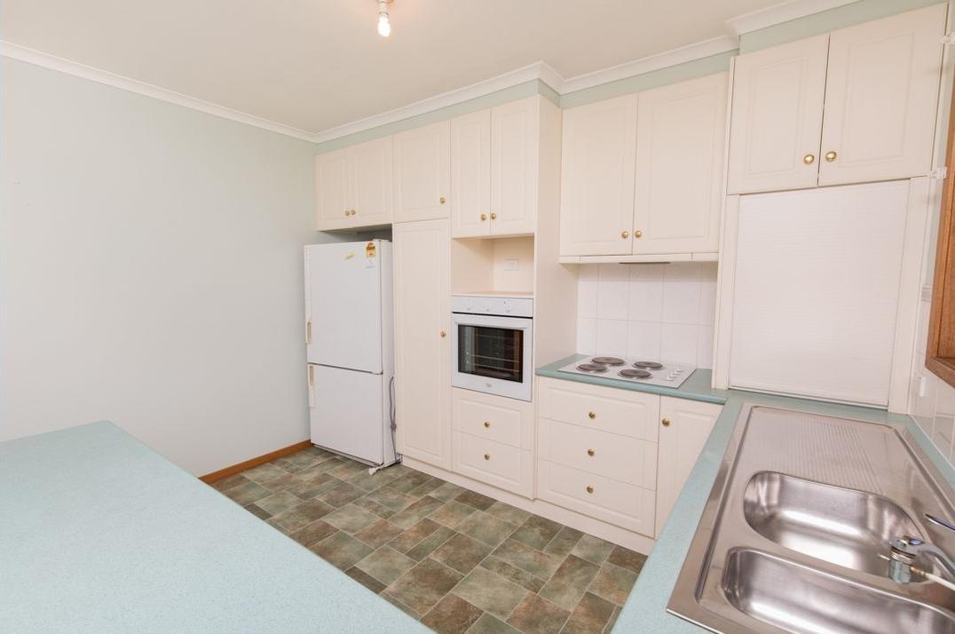 Very Neat Home in a Quiet Court Location