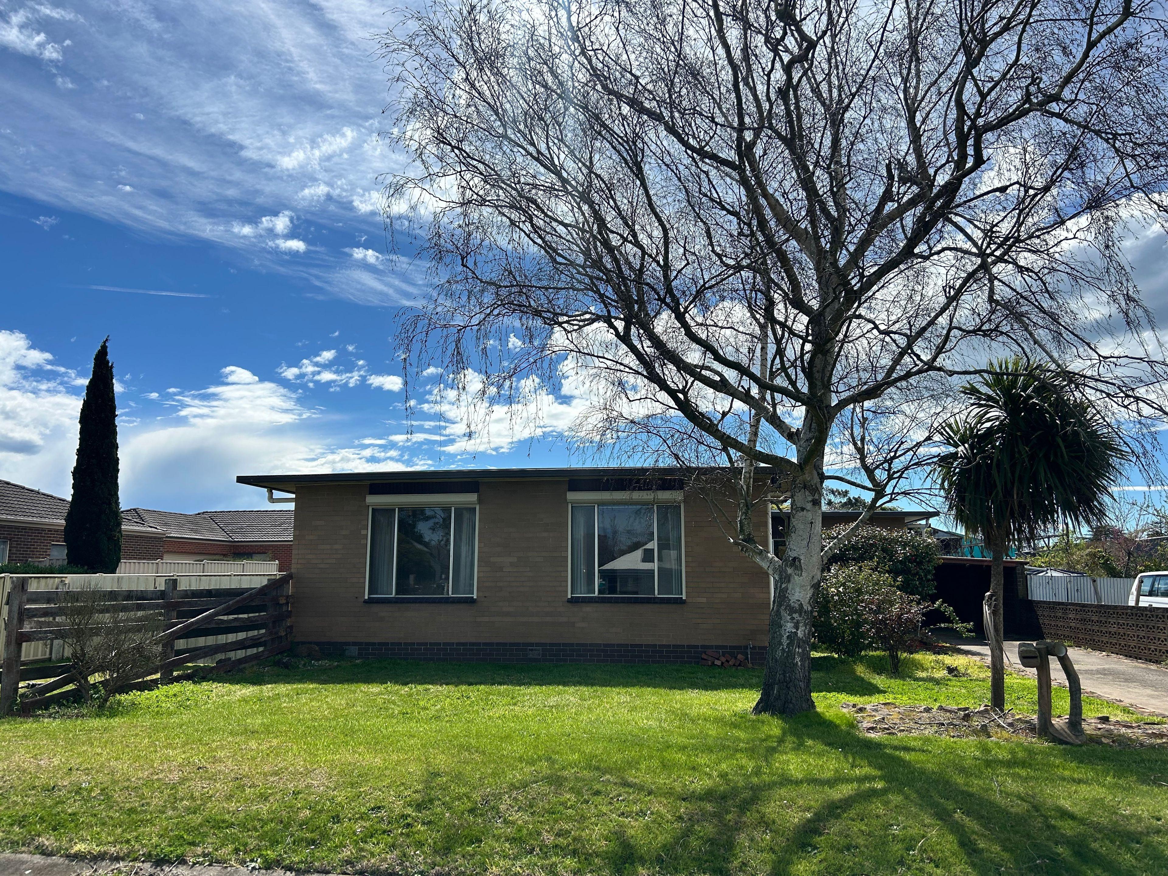 Prop-GPT: House: VIC Mortlake, VIC 3272 Home For Rent