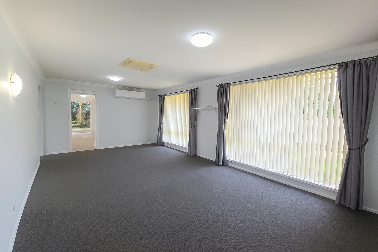 Summer-Ready Duplex in Prime Caves Beach Location