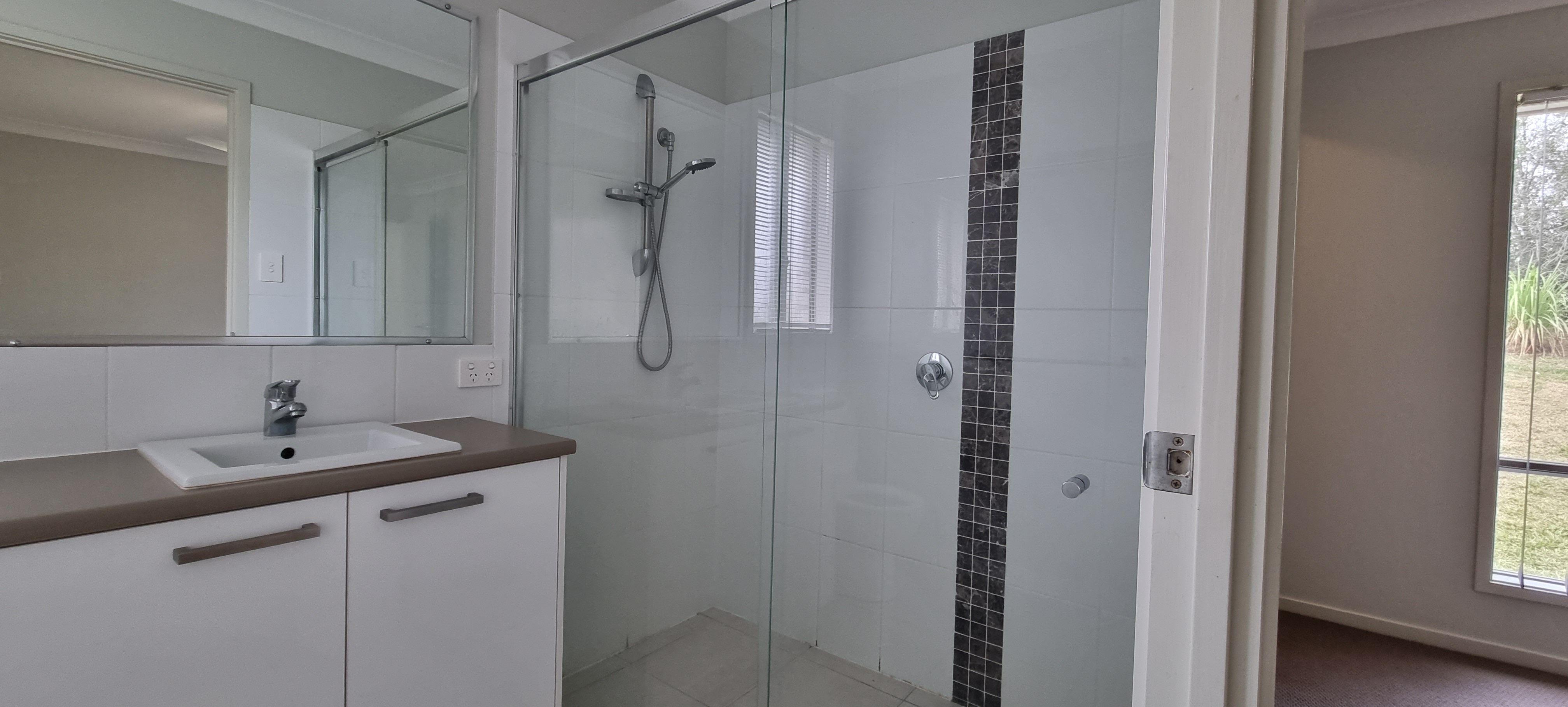 Modern four Bedroom Home in quiet street