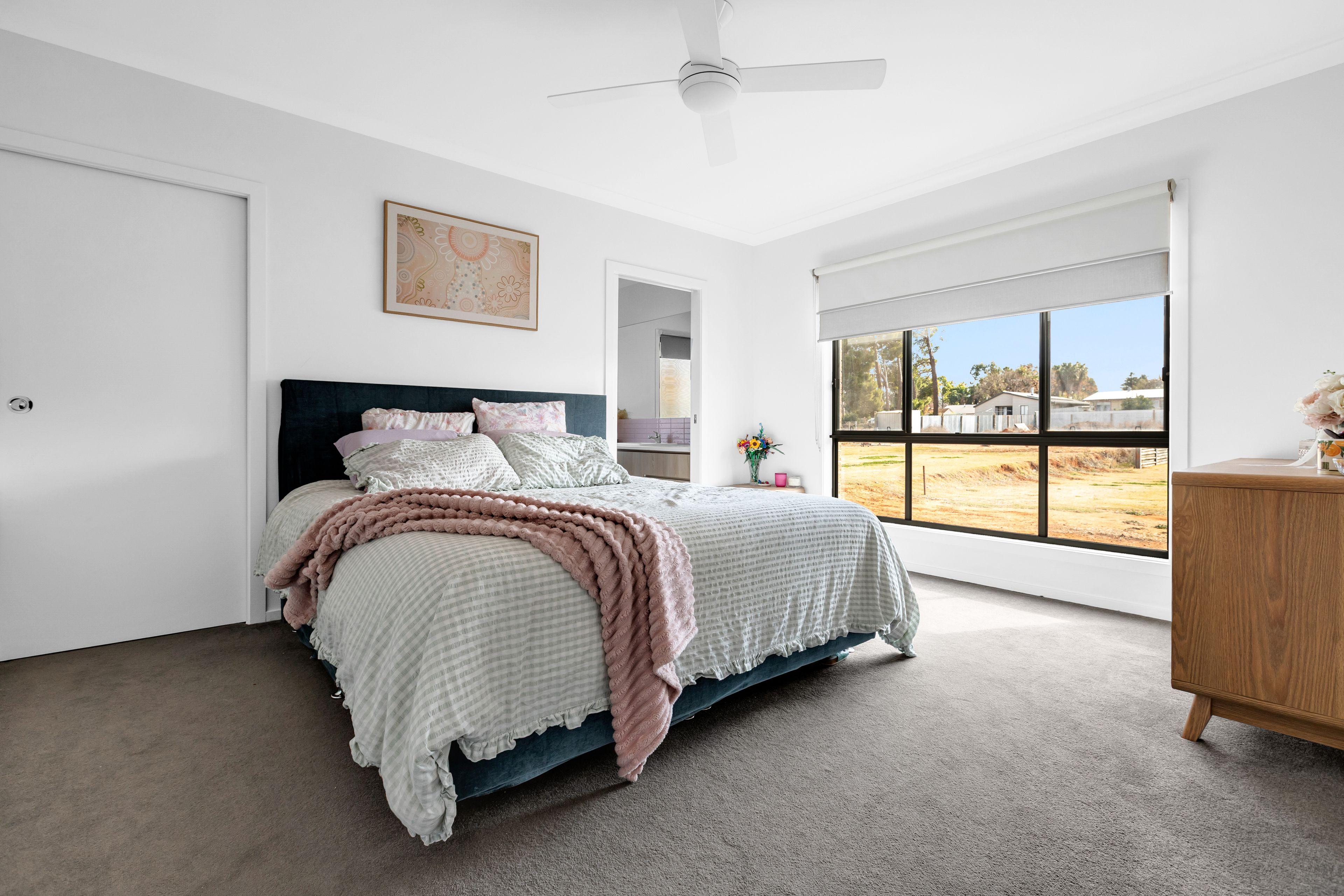 Spacious Family Home in Coomealla