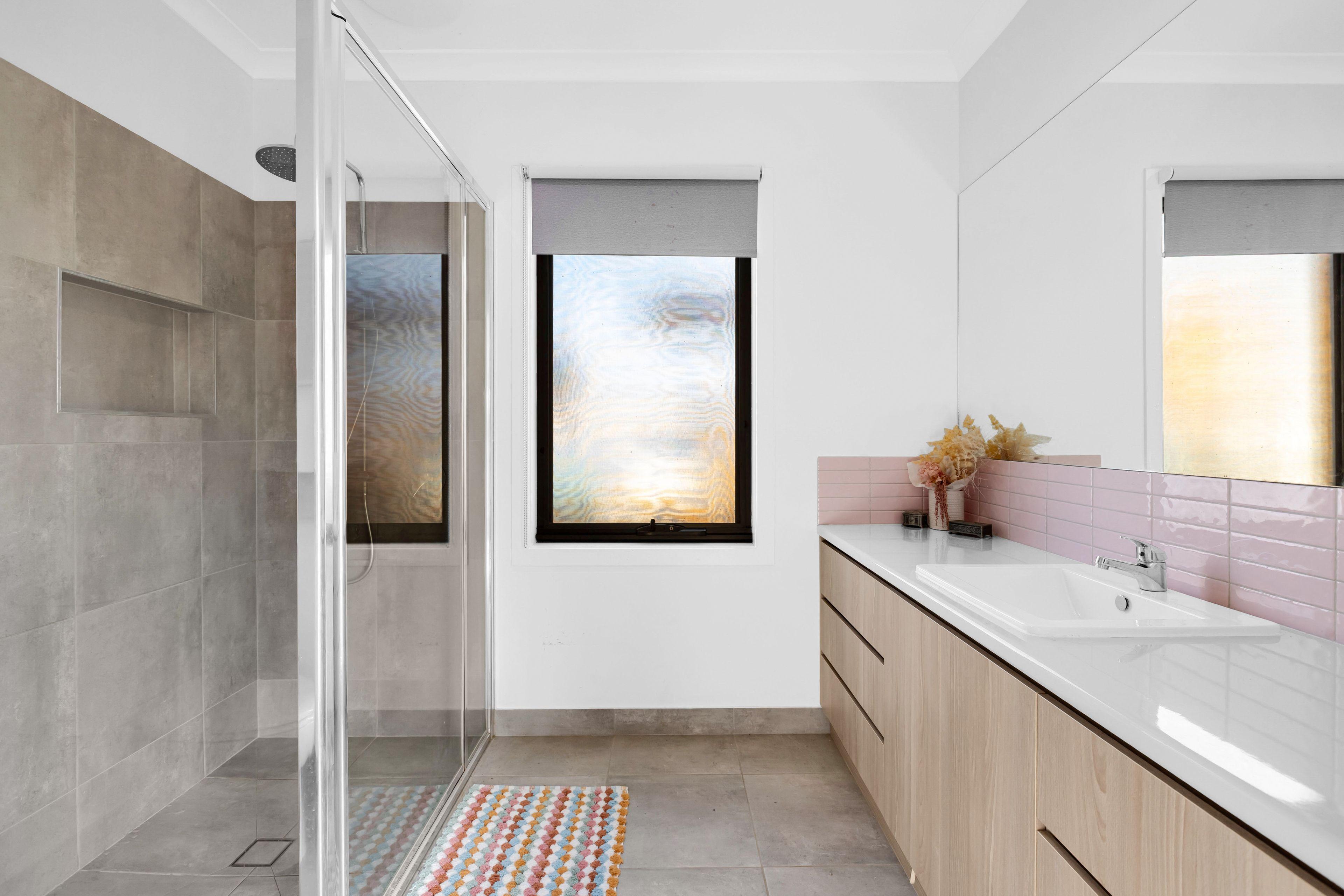 Spacious Family Home in Coomealla