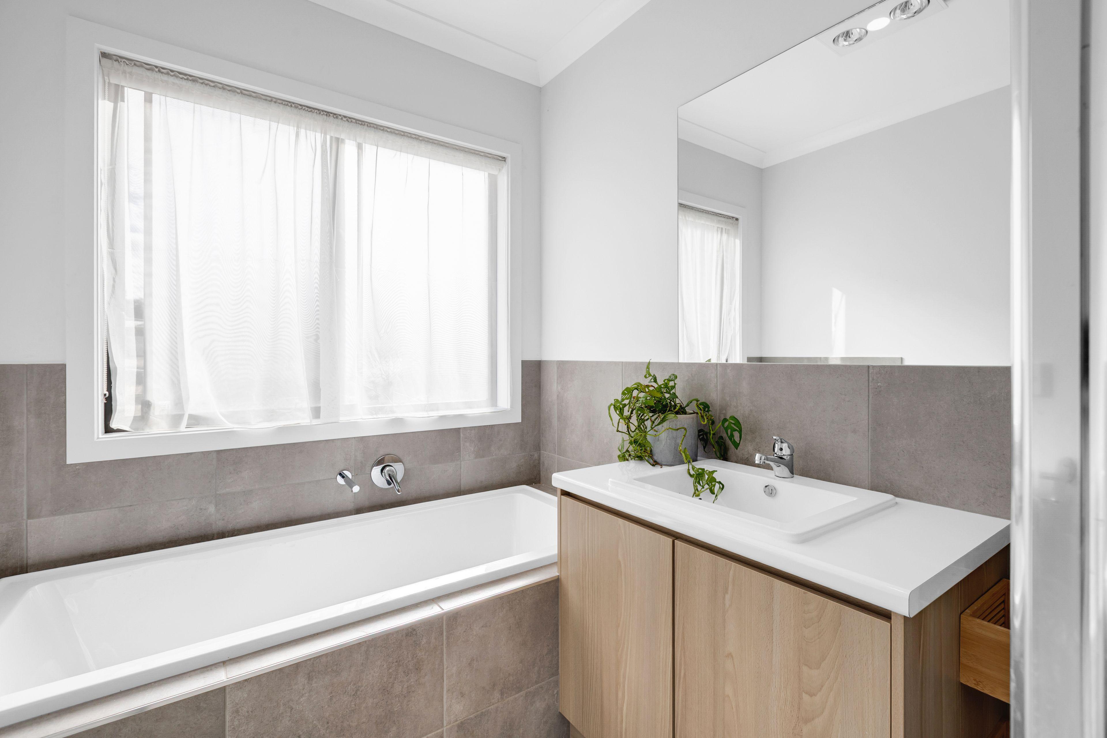 Spacious Family Home in Coomealla