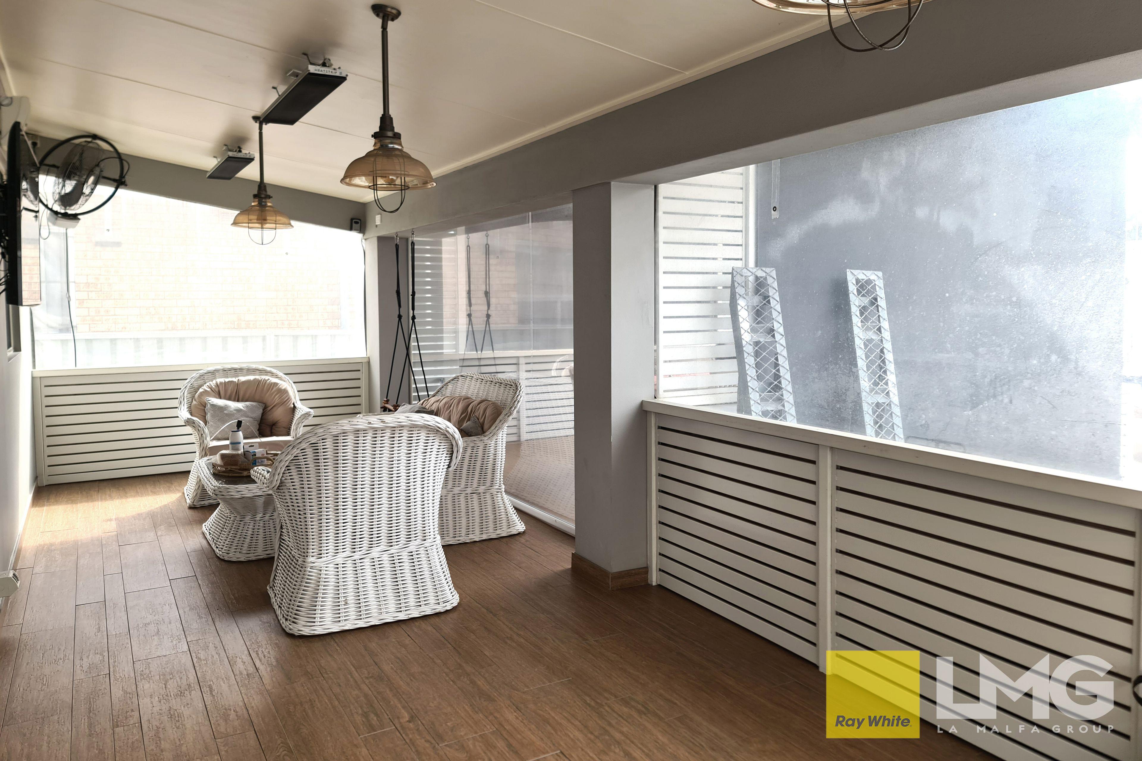 5 BEDROOMS - HOUSE & GRANNY FLAT