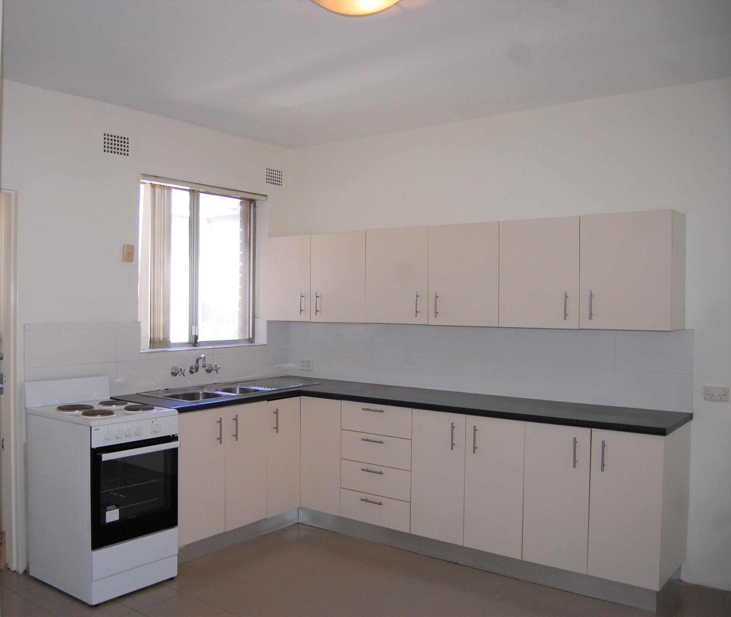 Renovated Top Floor 2 Bedroom!