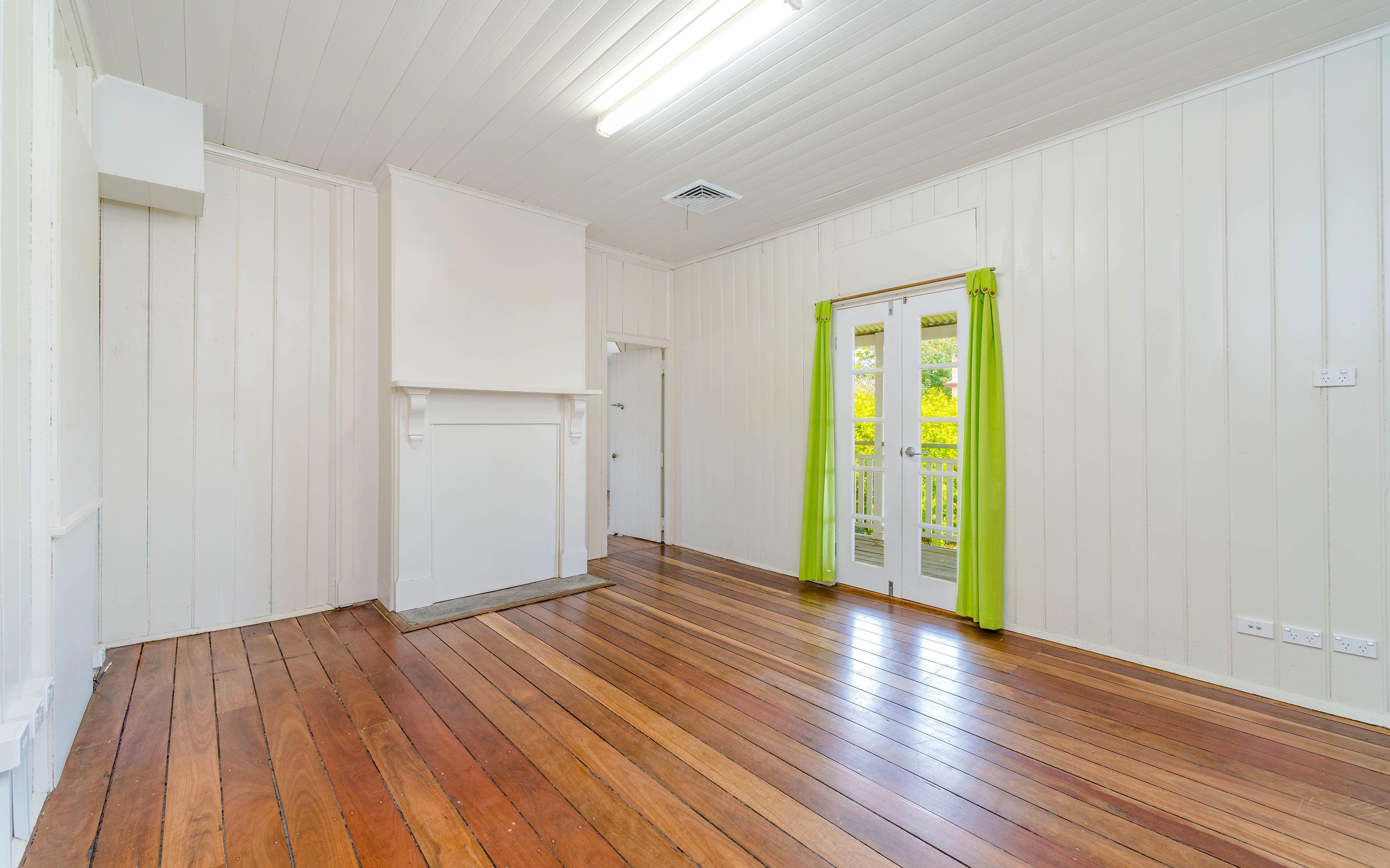 Residential/Commercial Property, Opportunity in Central Maclean!