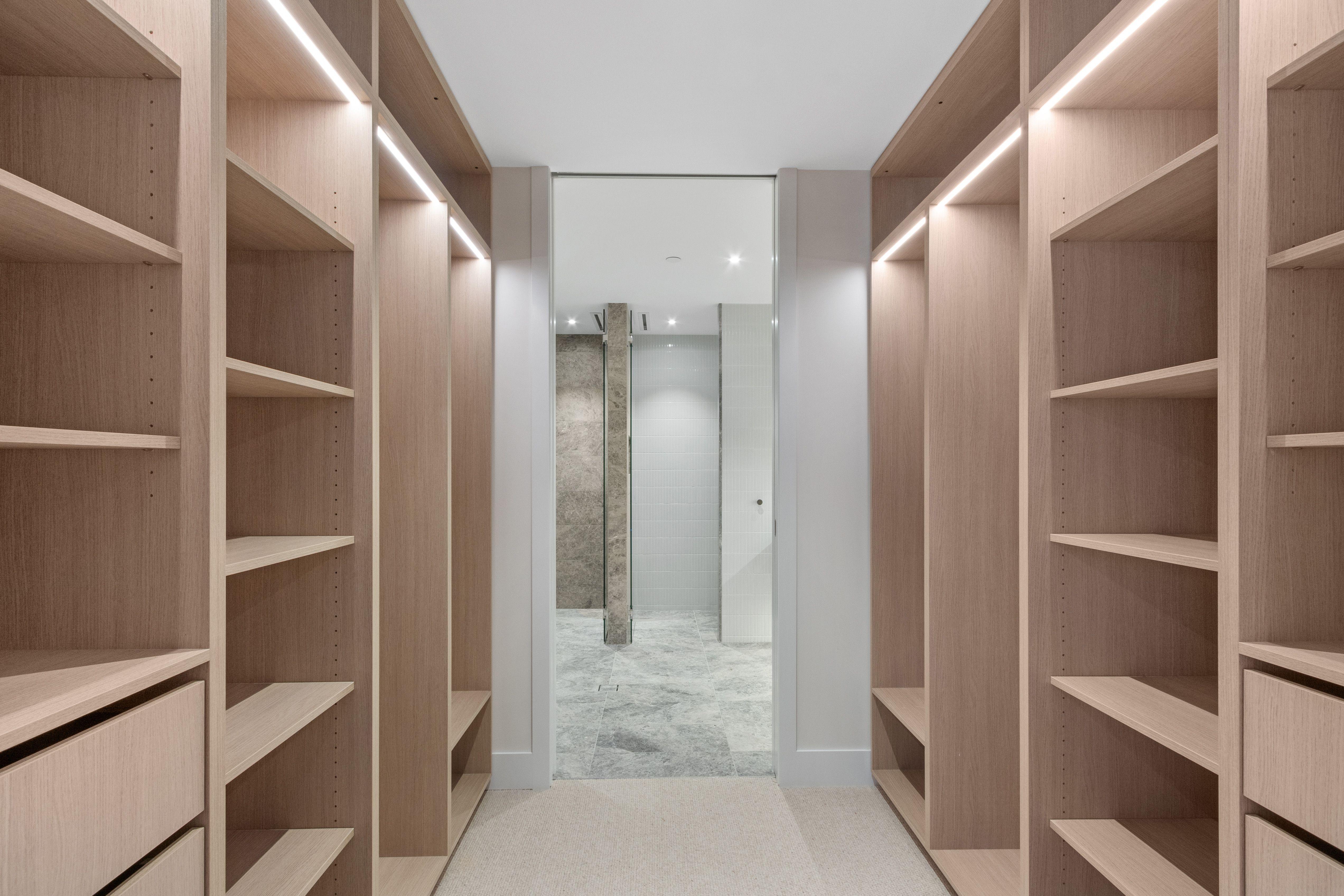 Stunning ocean-front apartment...