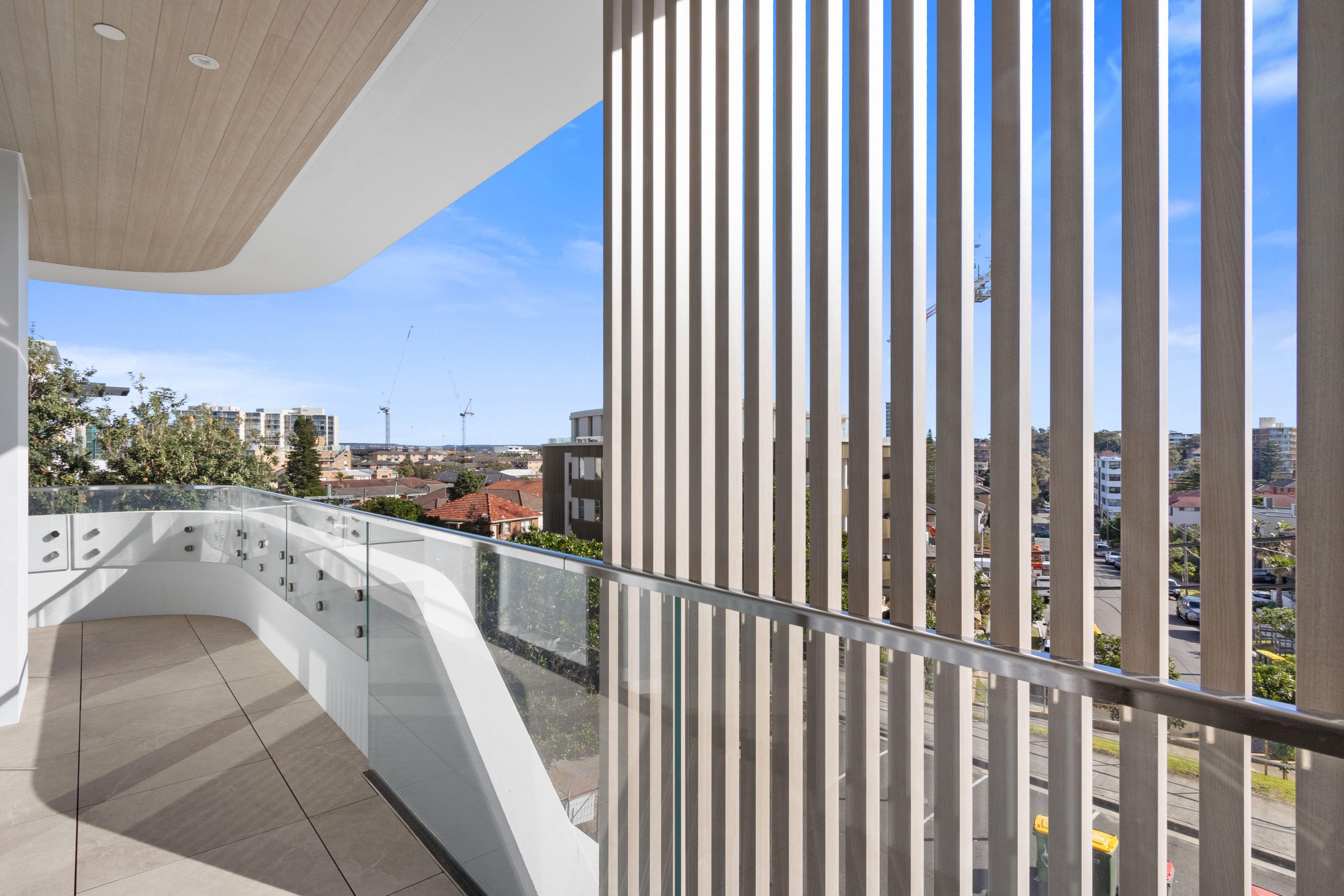 Stunning ocean-front apartment...