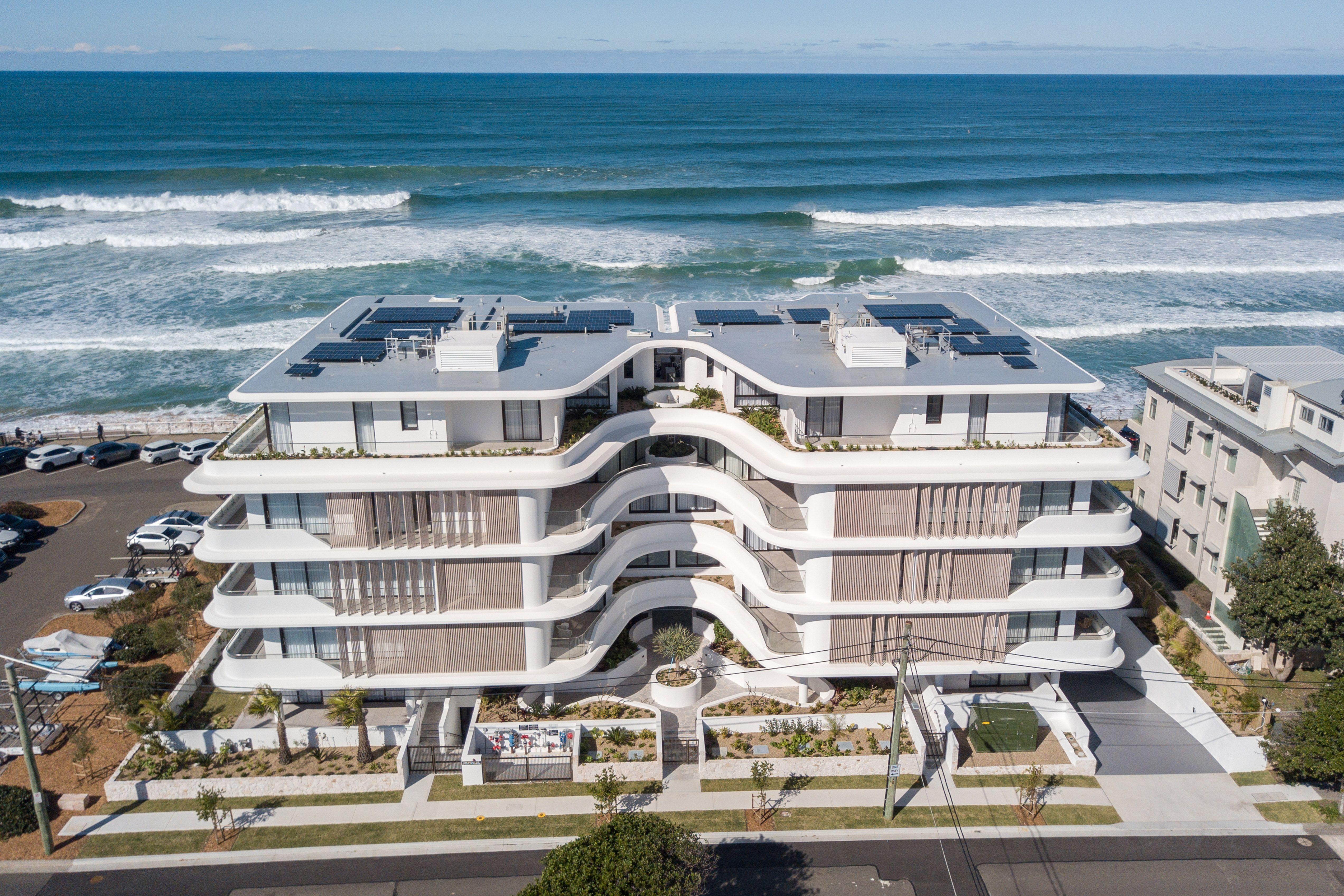 Stunning ocean-front apartment...