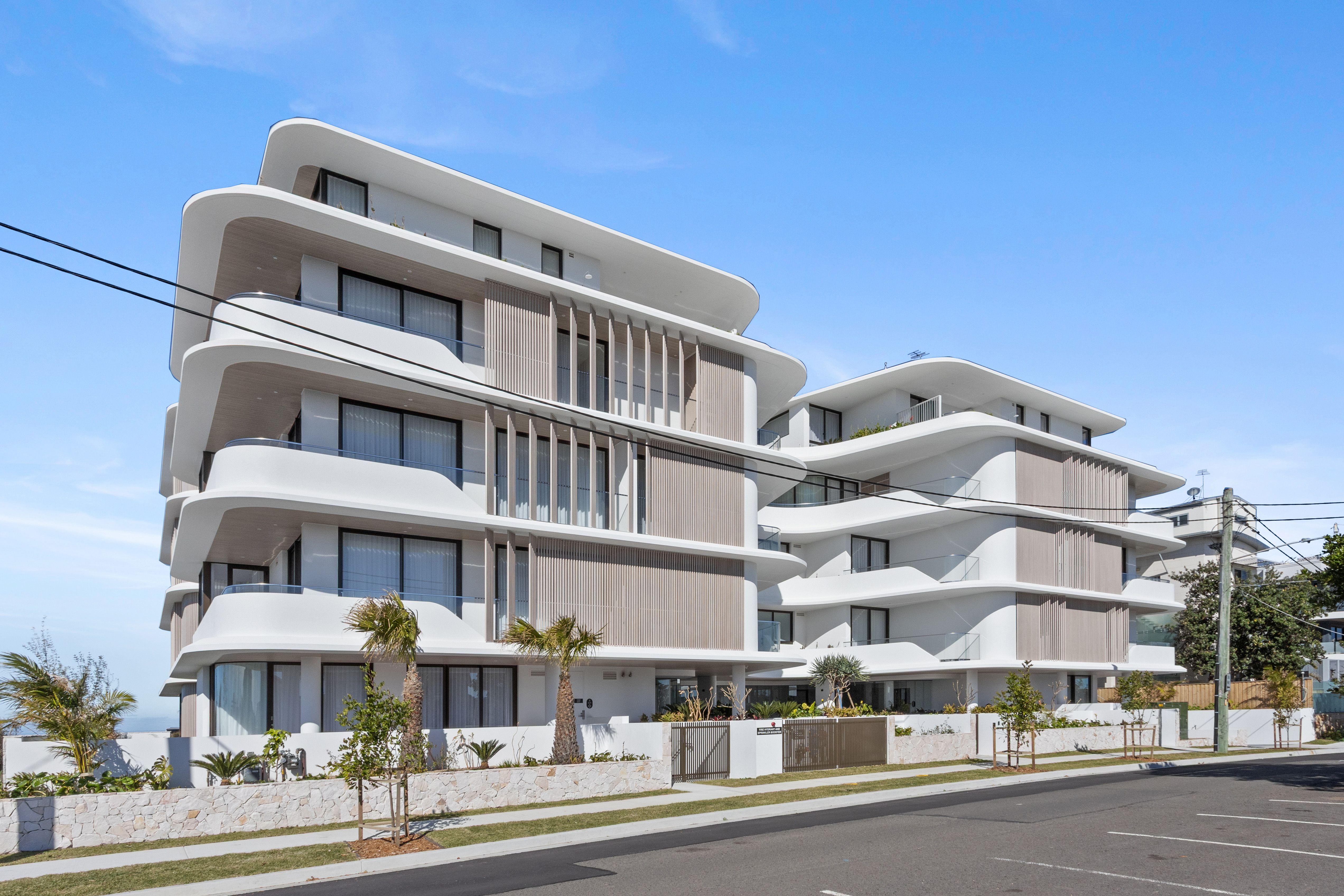 Stunning ocean-front apartment...