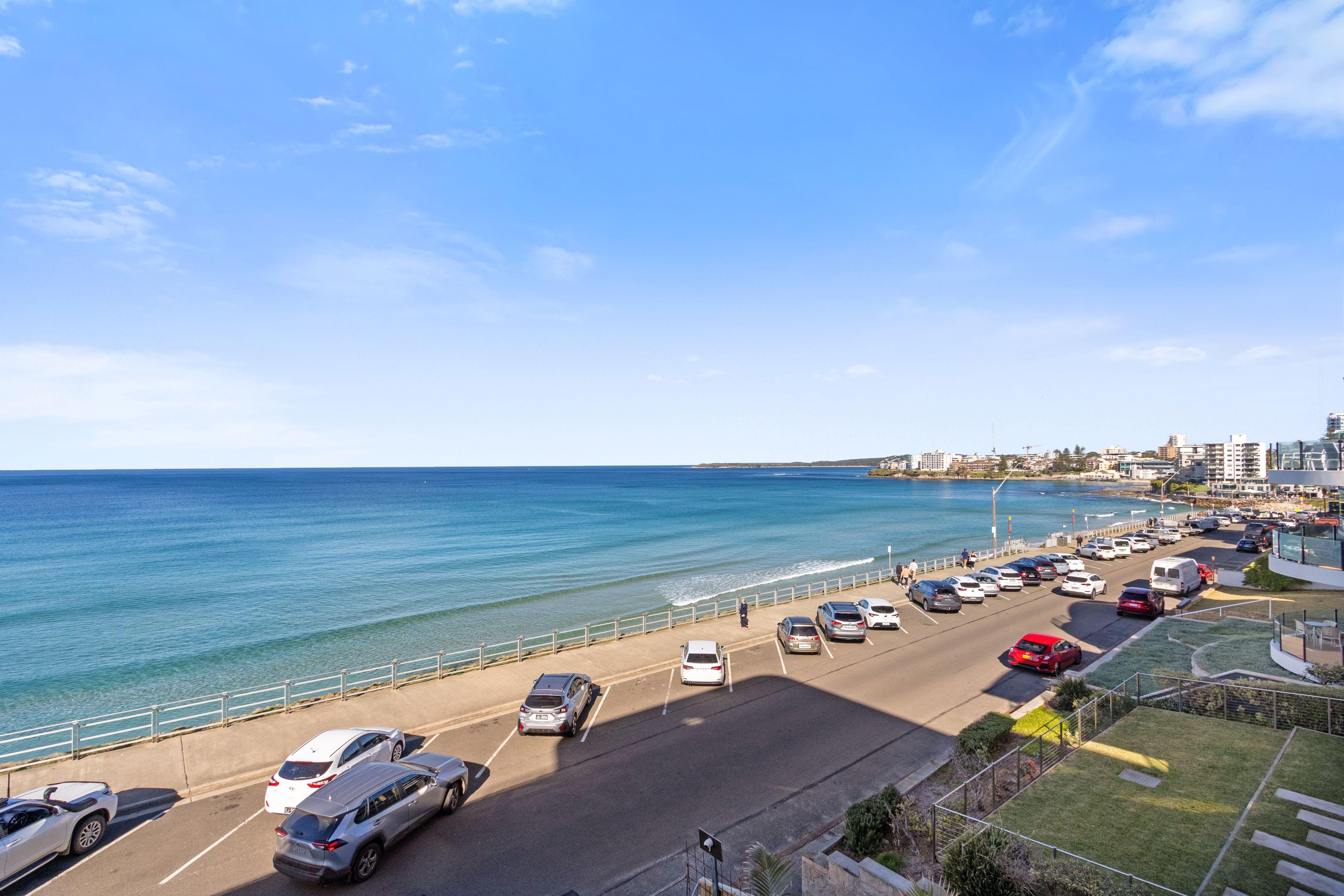 Stunning ocean-front apartment...