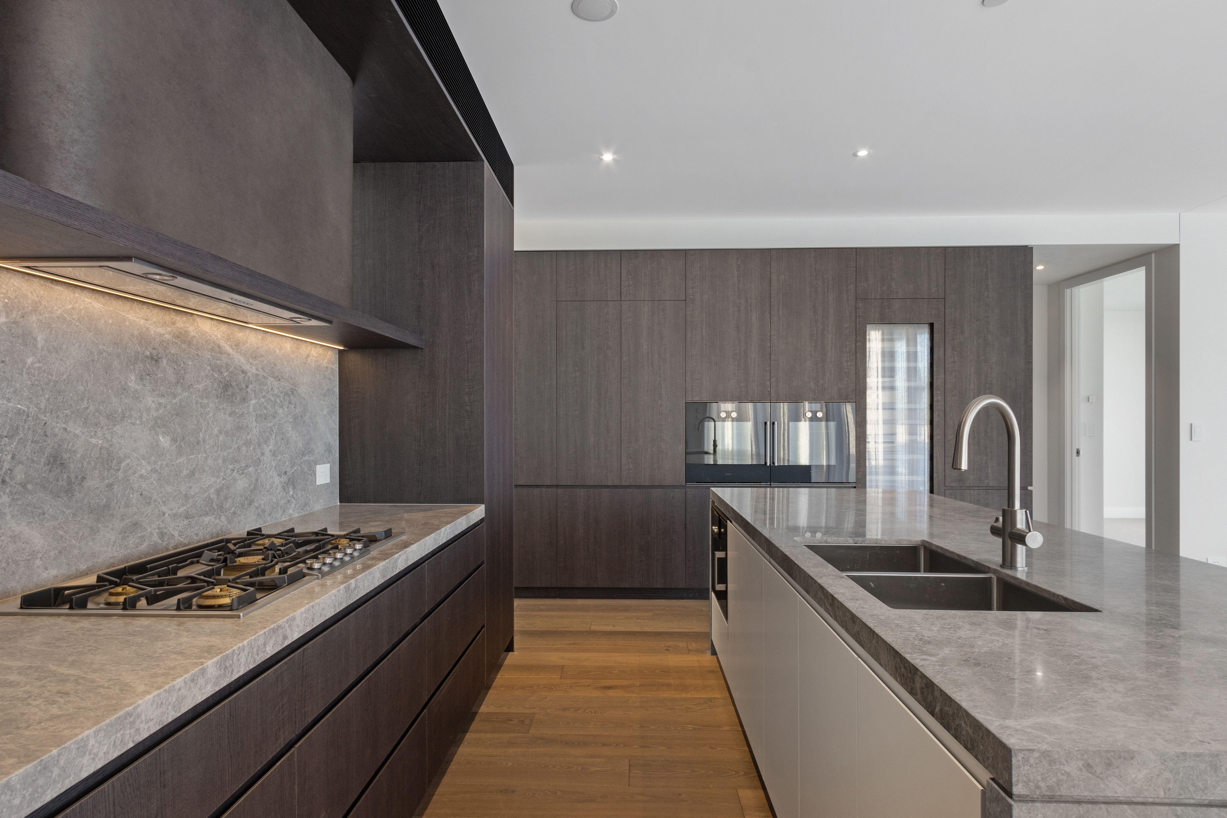 Stunning ocean-front apartment...