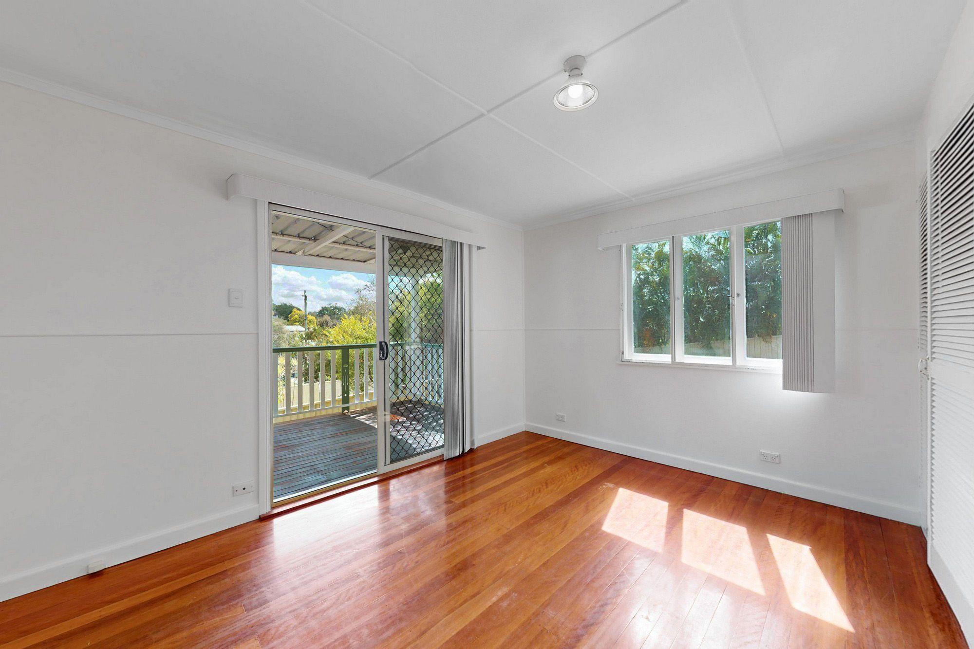Quiet and Private - Fabulous Deck - Timber Floors