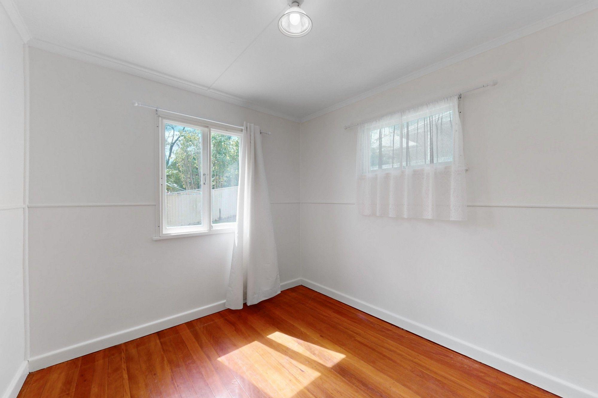 Quiet and Private - Fabulous Deck - Timber Floors