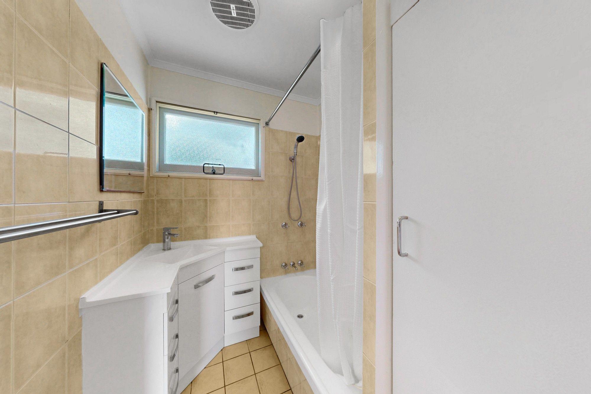 Quiet and Private - Fabulous Deck - Timber Floors