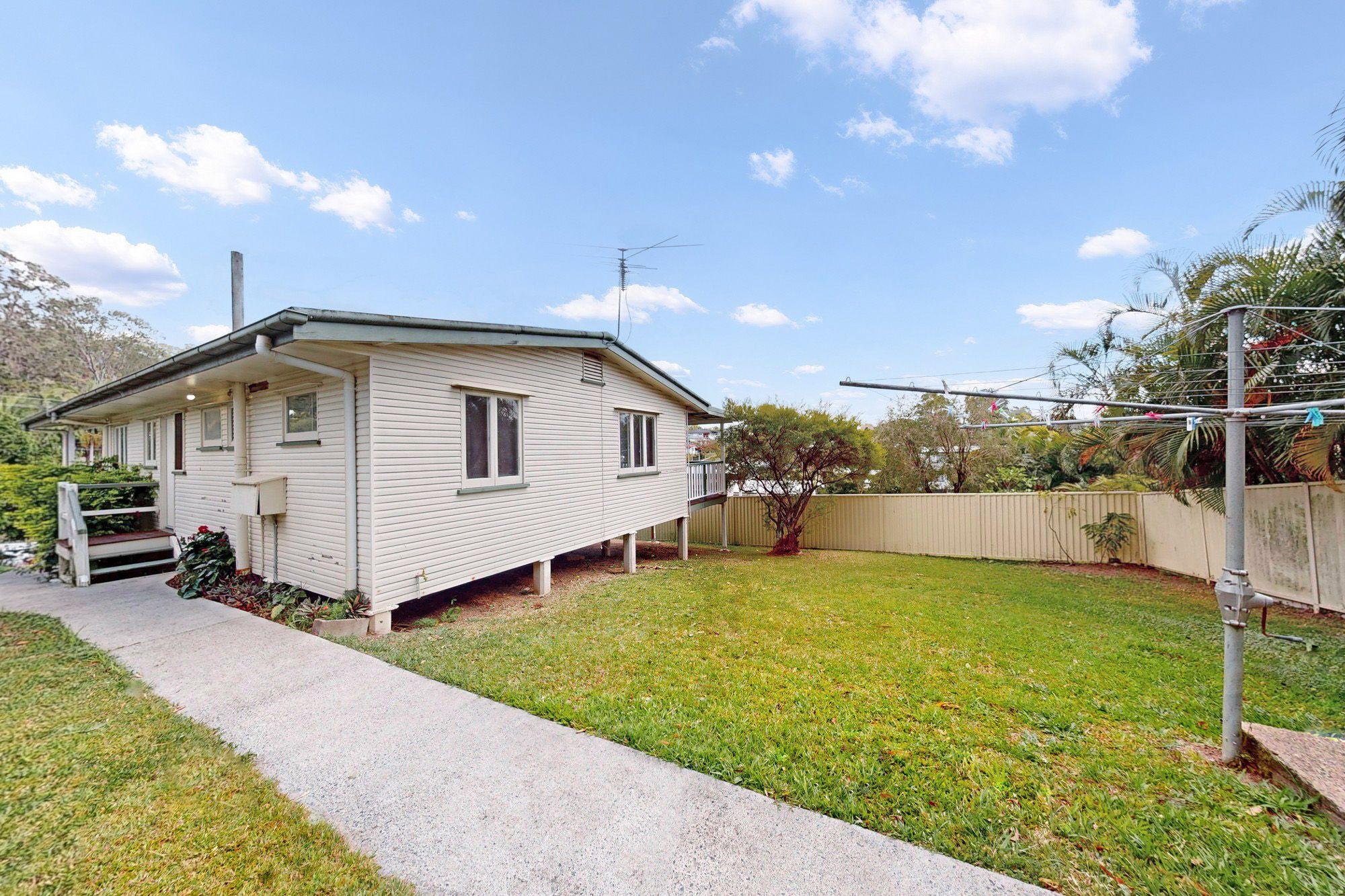 Quiet and Private - Fabulous Deck - Timber Floors