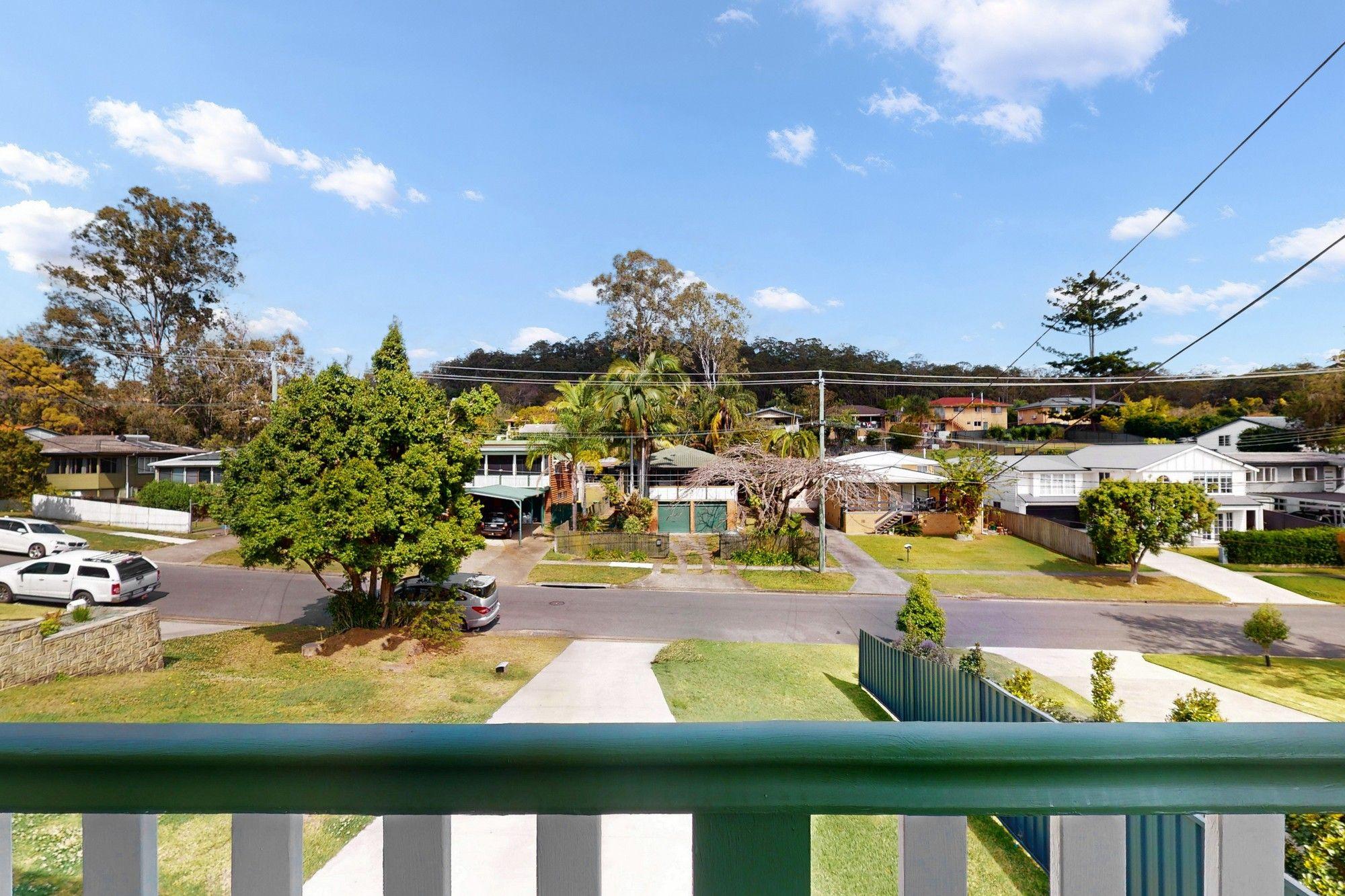 Quiet and Private - Fabulous Deck - Timber Floors