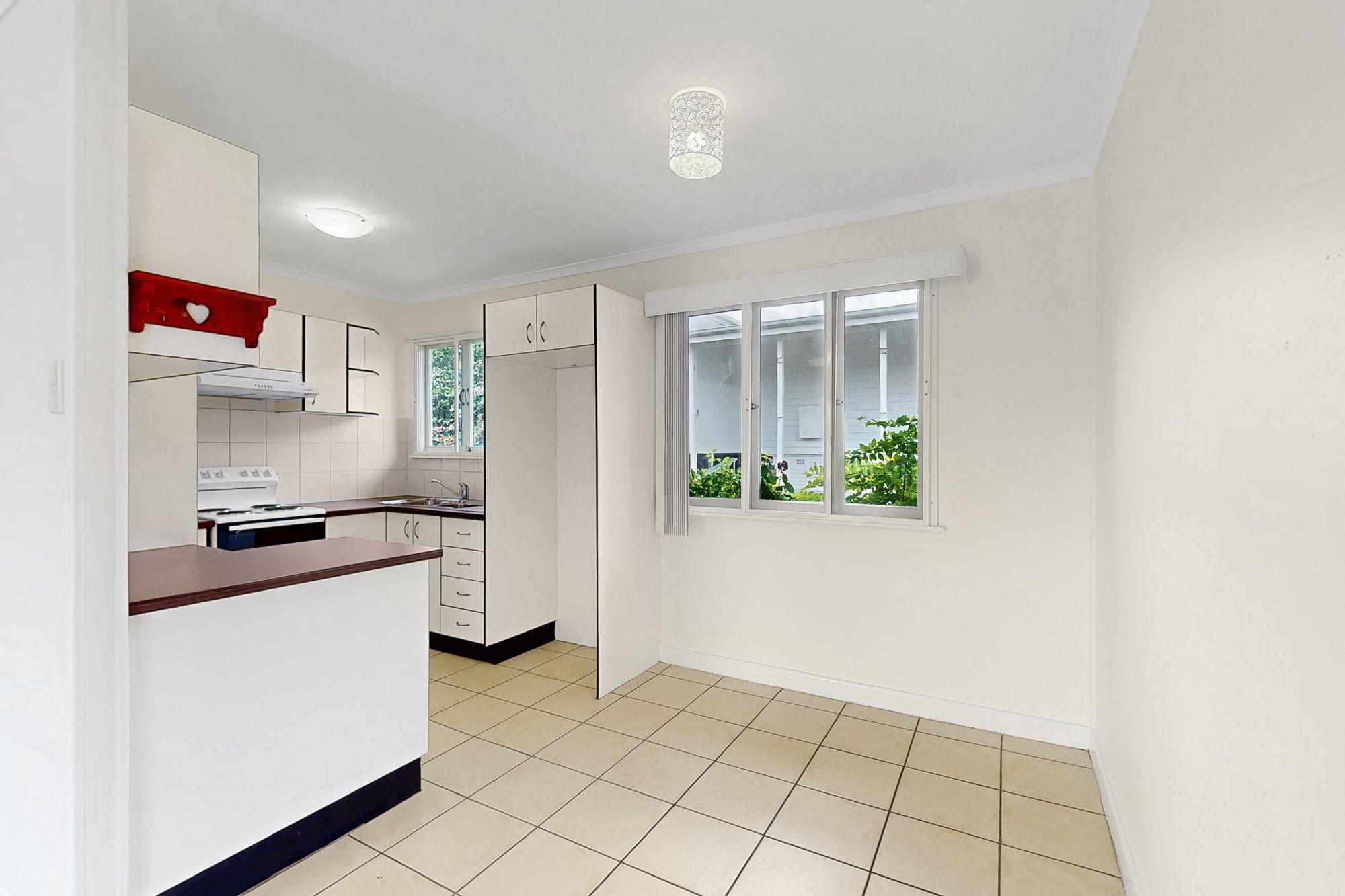 Quiet and Private - Fabulous Deck - Timber Floors