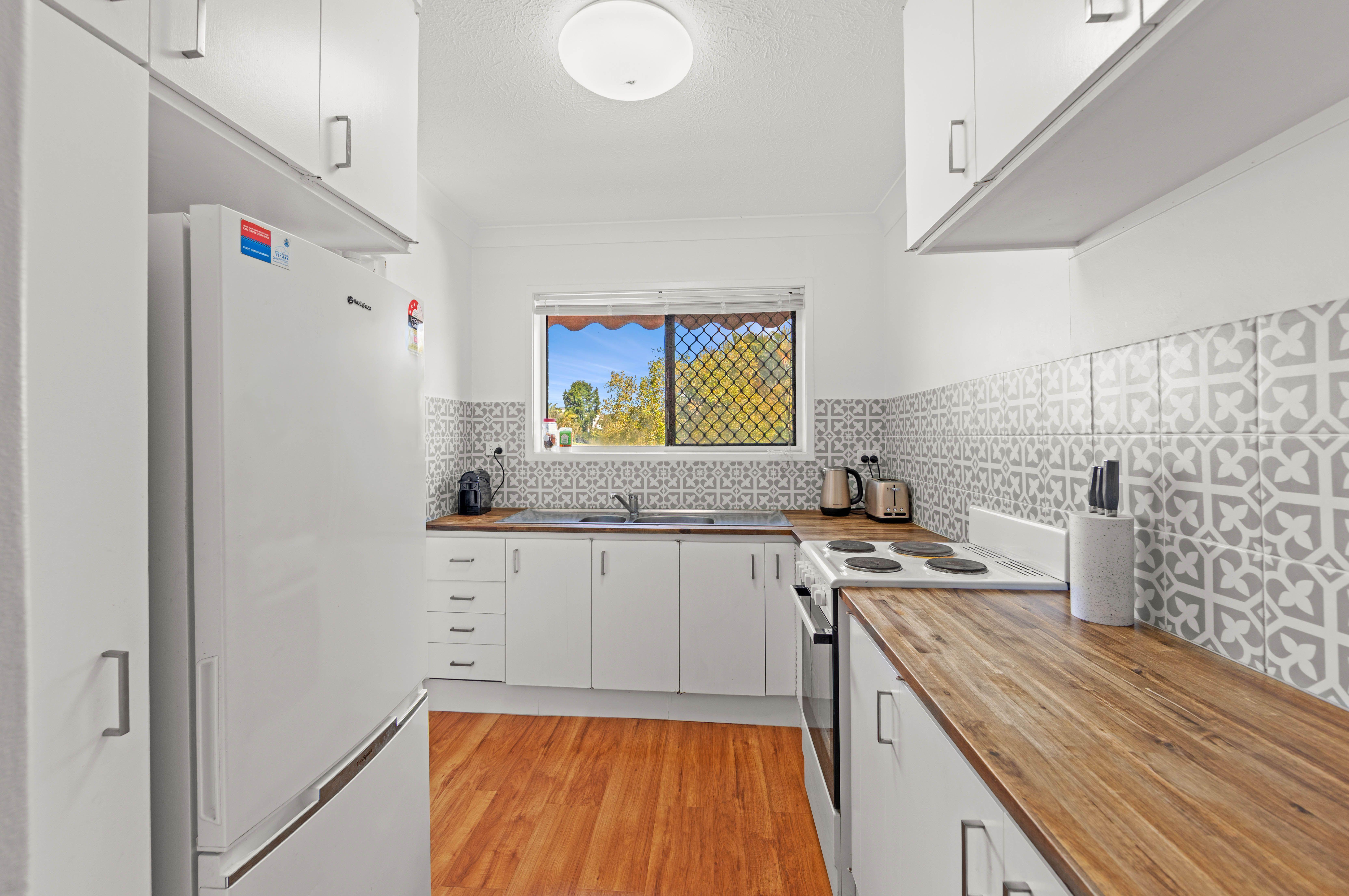 Prop-GPT: Unit: QLD Broadbeach Waters, QLD 4218 Home For Rent