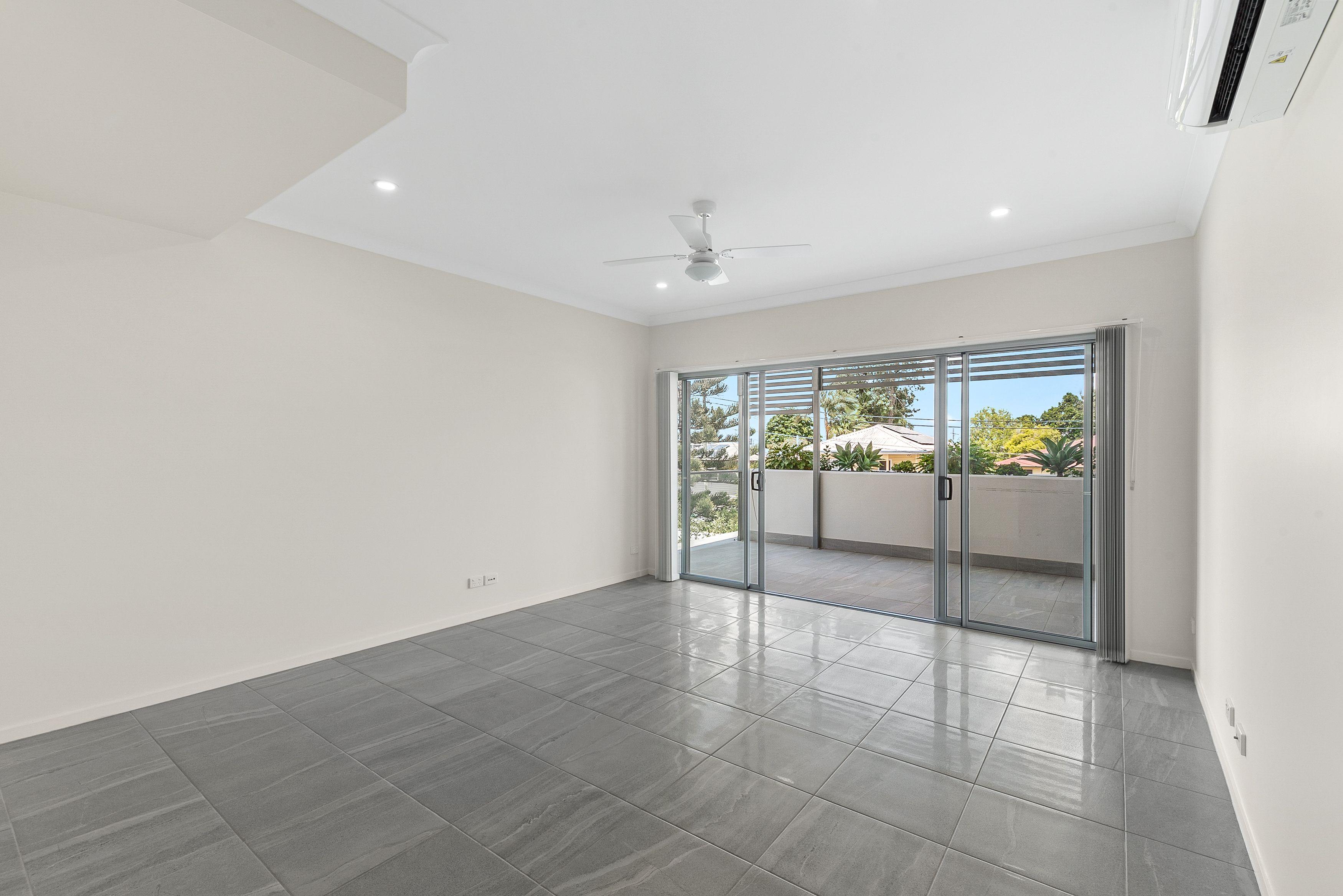 Modern 3-Bedroom Apartment in the Heart of Redcliffe