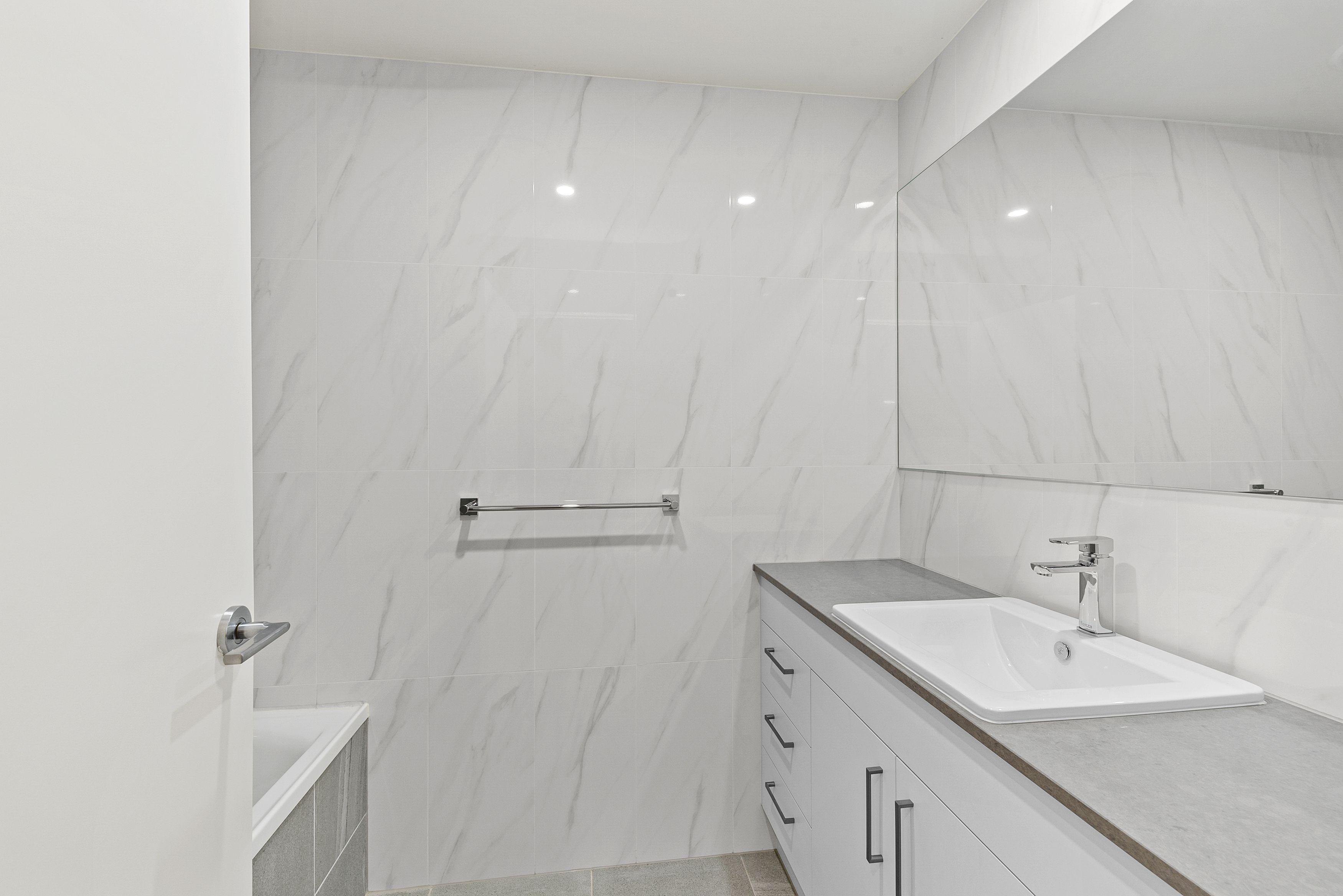 Modern 3-Bedroom Apartment in the Heart of Redcliffe