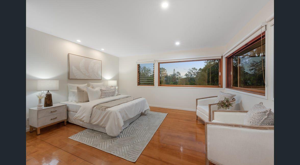 Stunning Family Retreat in Indooroopilly