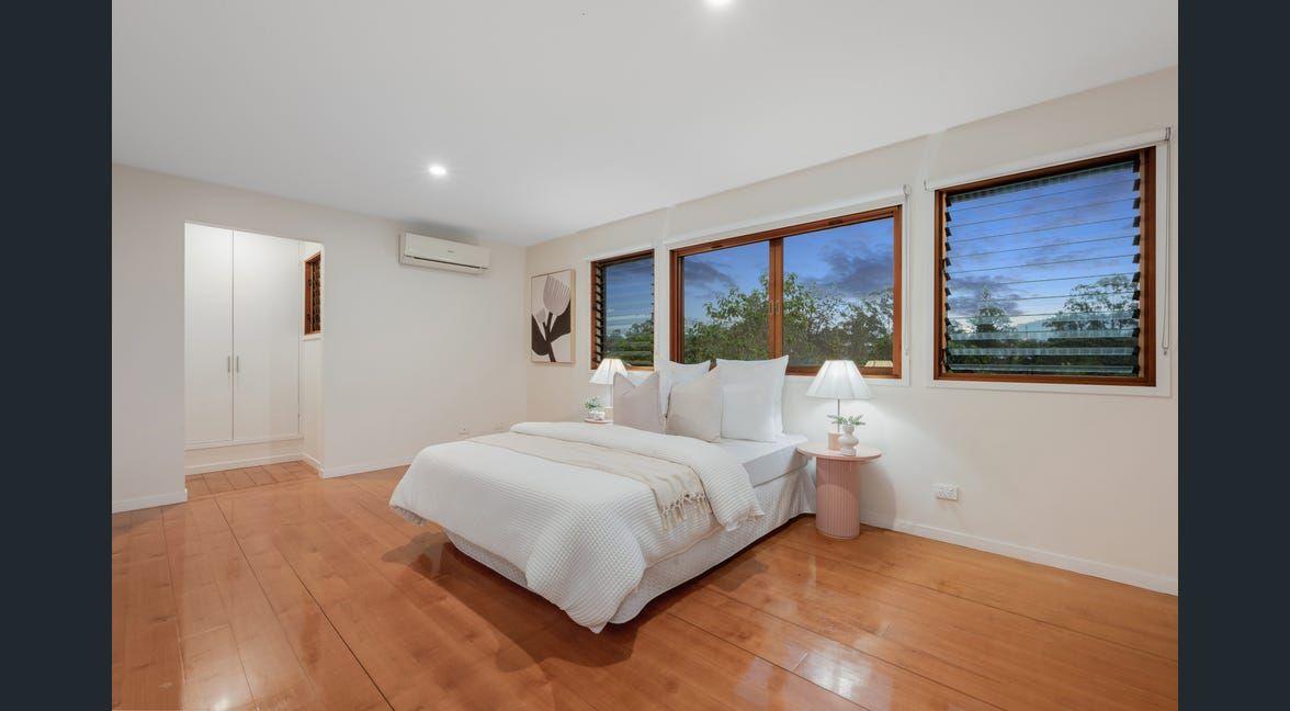 Stunning Family Retreat in Indooroopilly