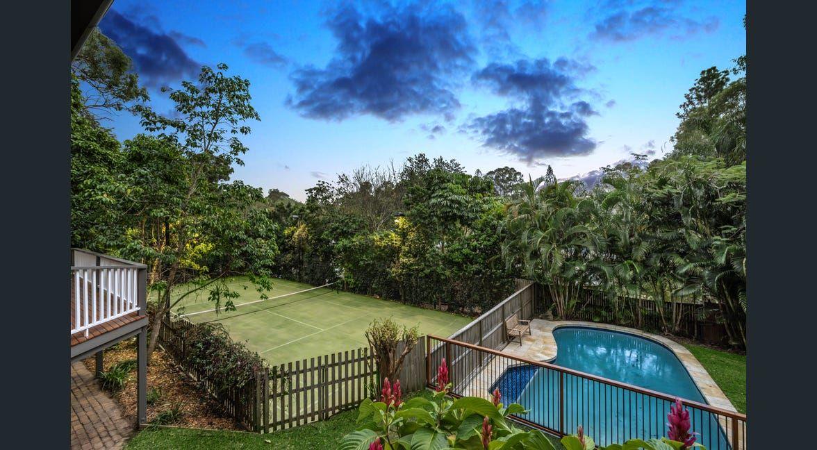 Stunning Family Retreat in Indooroopilly