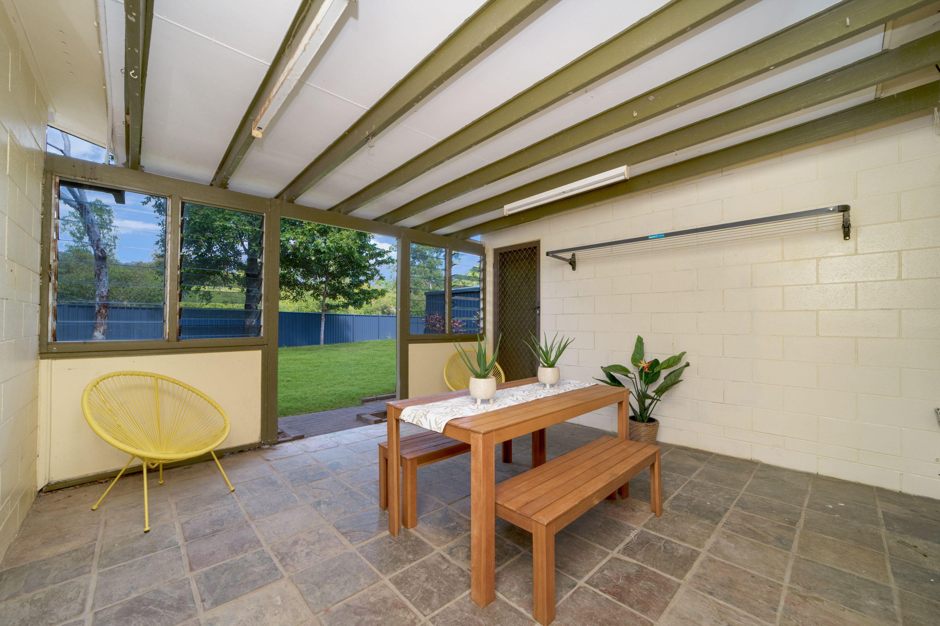 Large Family Home with Shed!