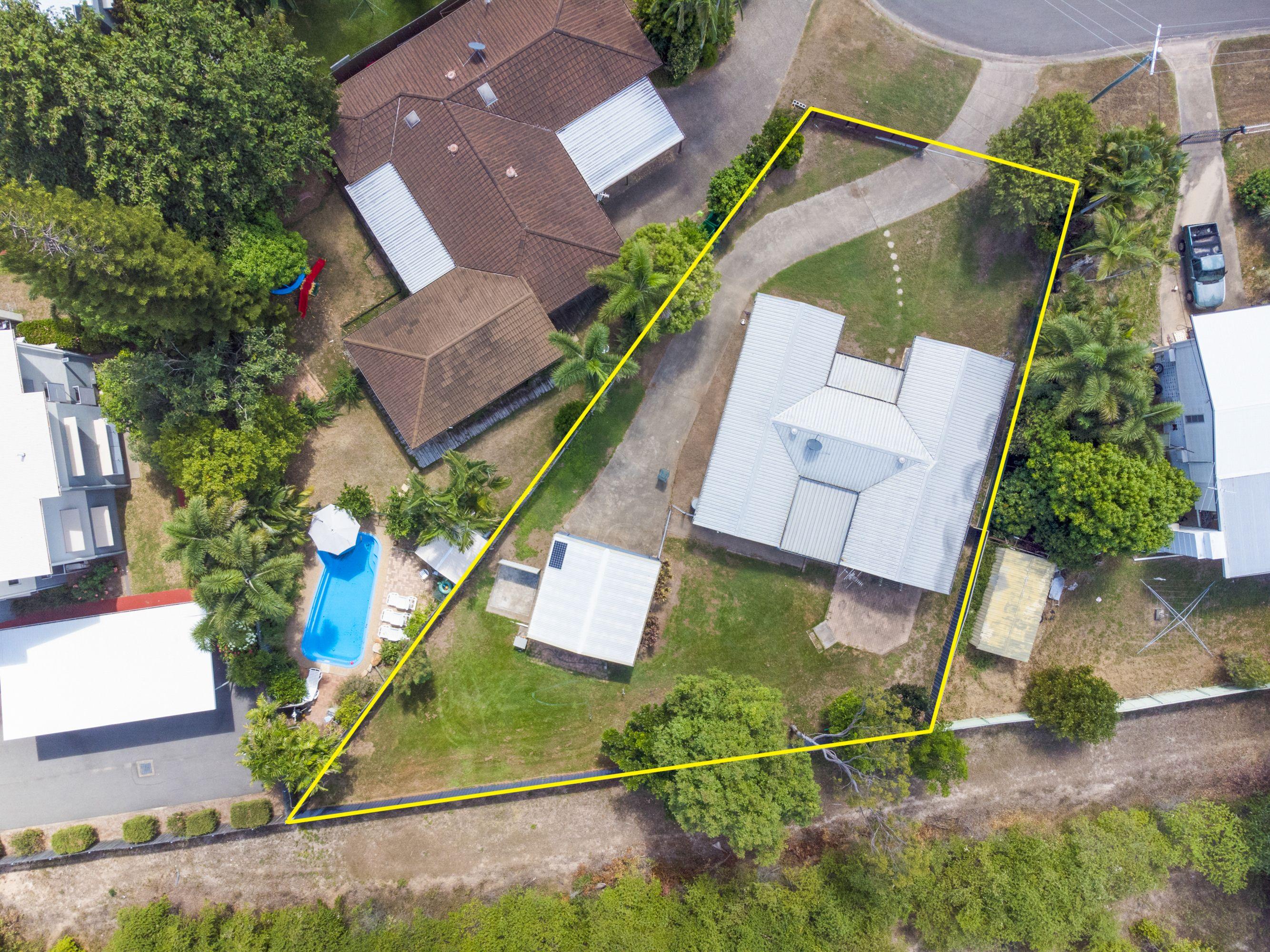 Large Family Home with Shed!