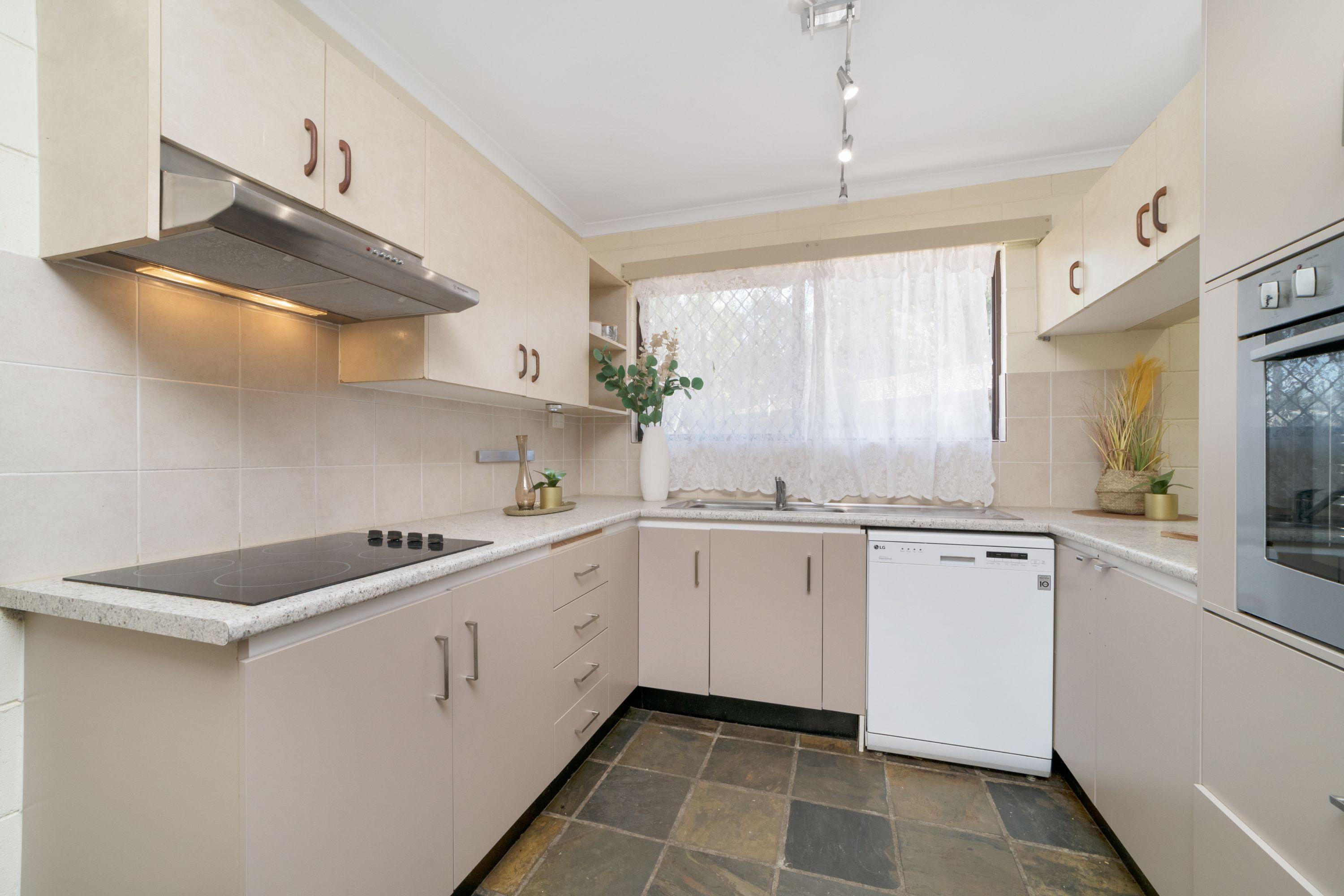 Large Family Home with Shed!