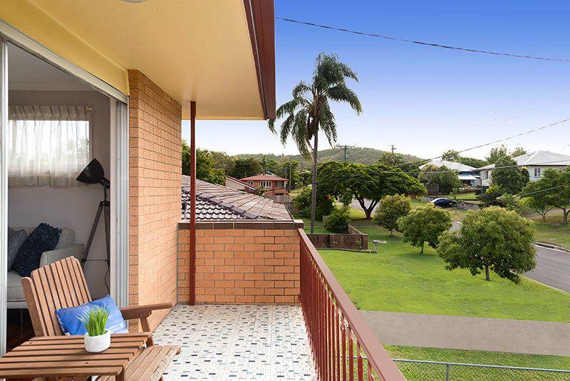 Downstairs Rumpus - Large Family Home - Mansfield State High Catchment