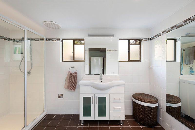 Downstairs Rumpus - Large Family Home - Mansfield State High Catchment