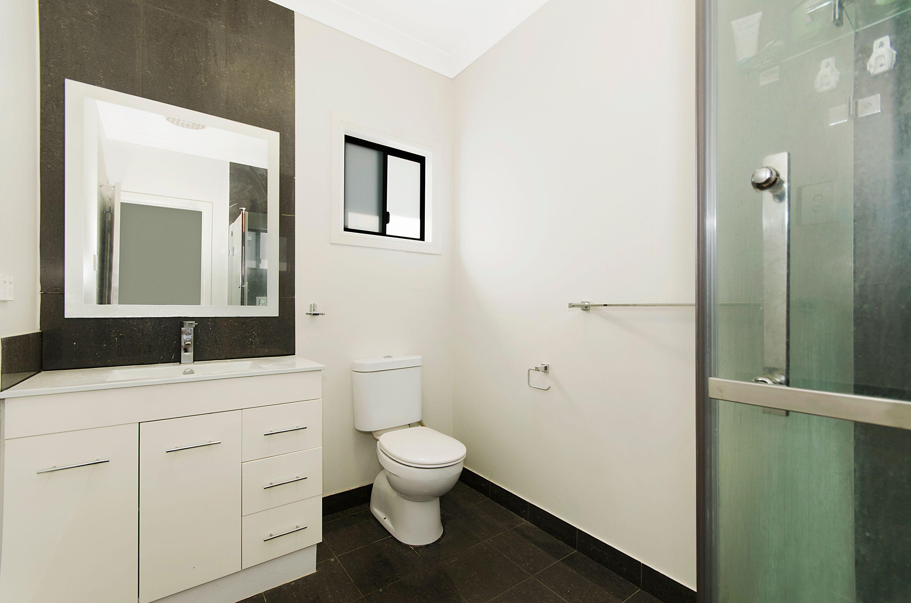 Share house Room Available - Bills Included!!!!