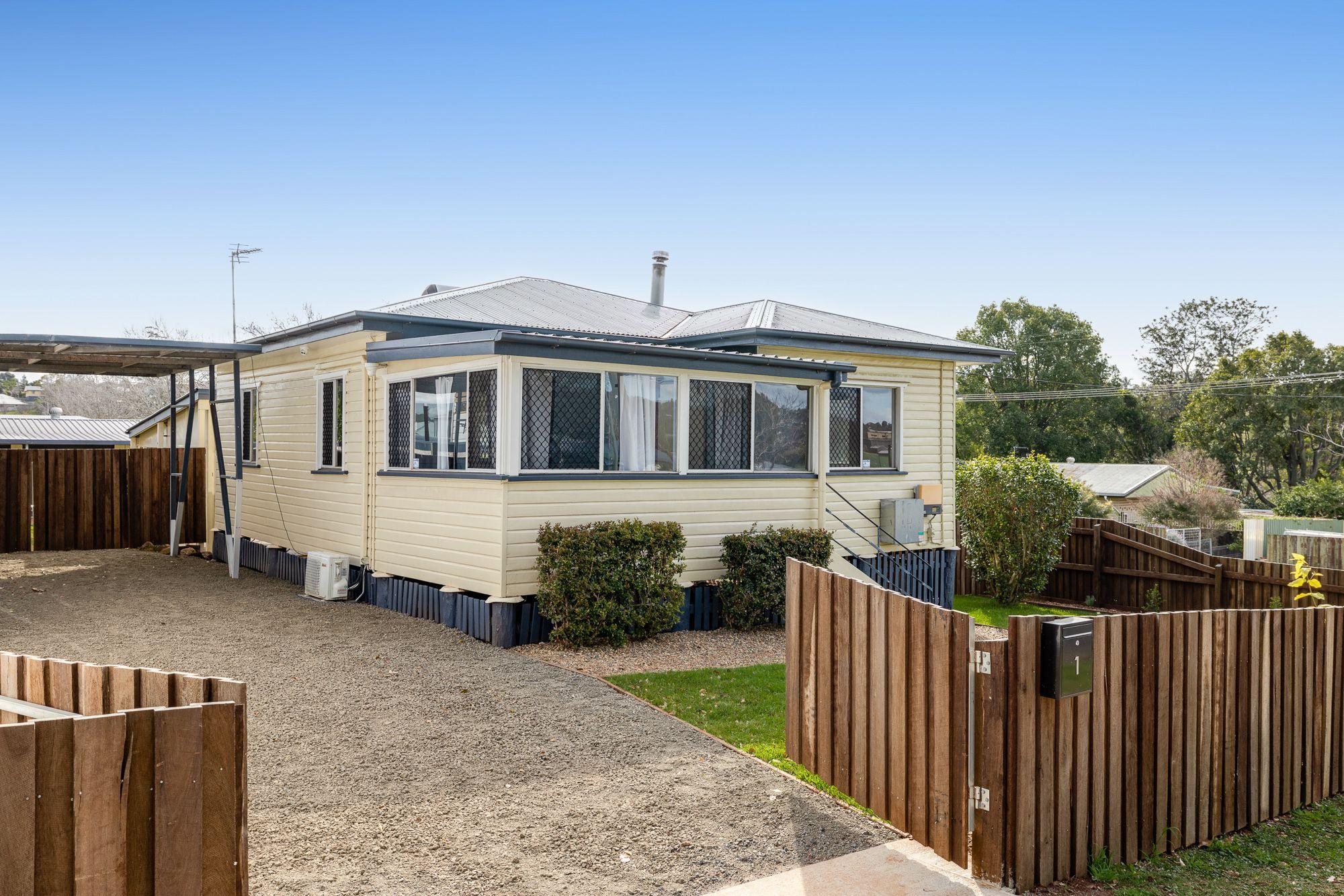 Prop-GPT: House: QLD Newtown, QLD 4350 Home For Rent