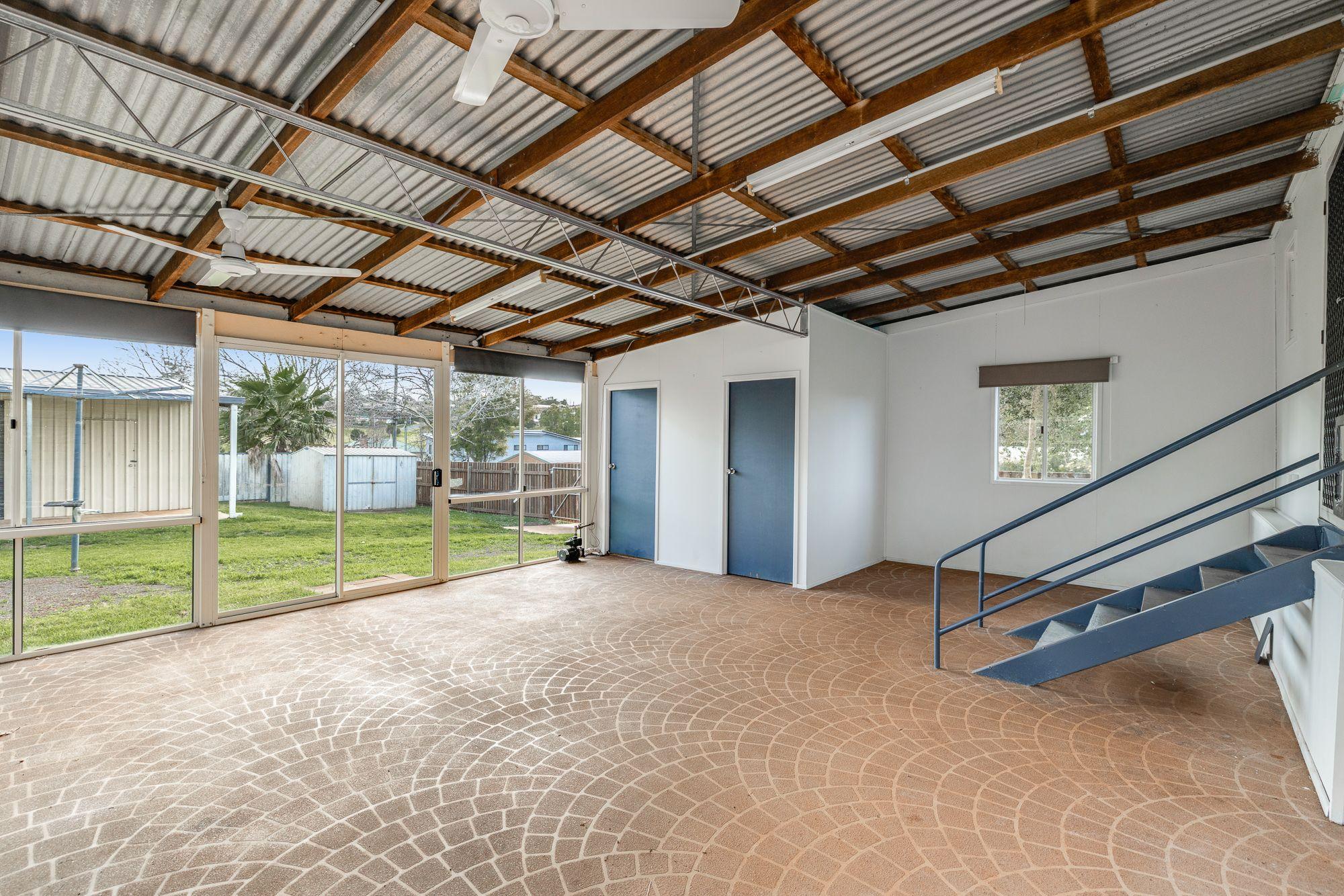 Charming Newtown Home - Corner Block - Huge Shed