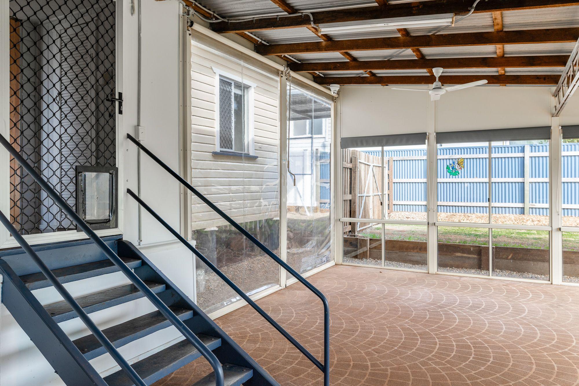 Charming Newtown Home - Corner Block - Huge Shed